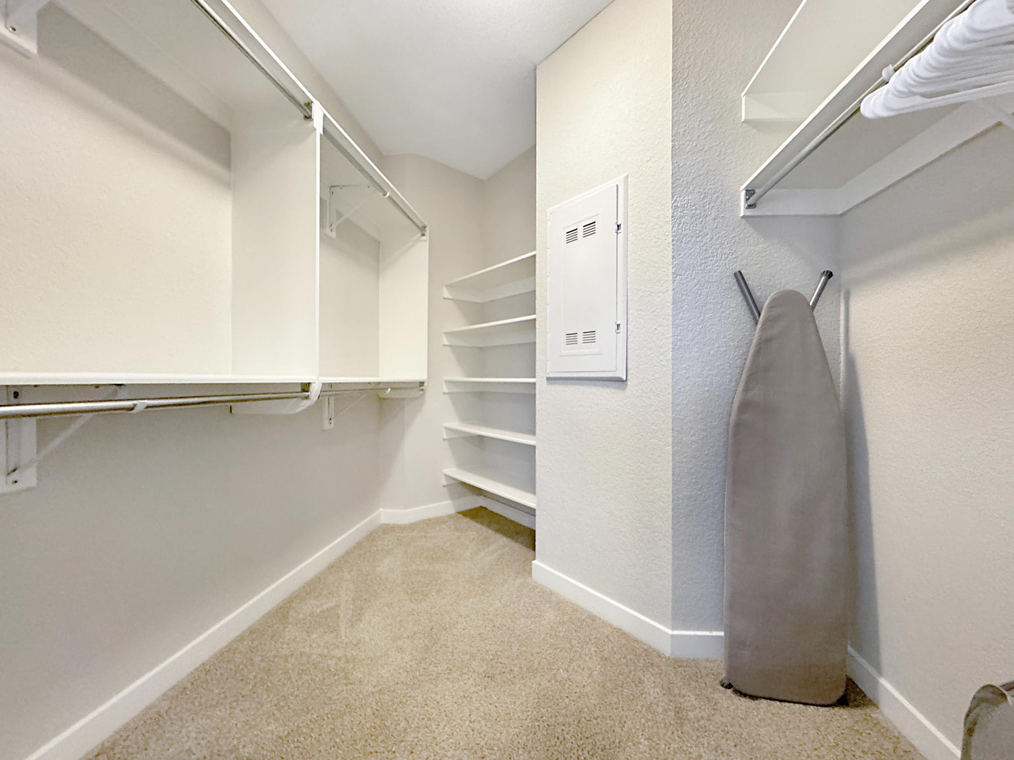 Central Tampa 2 BR with Resort-Style Amenities