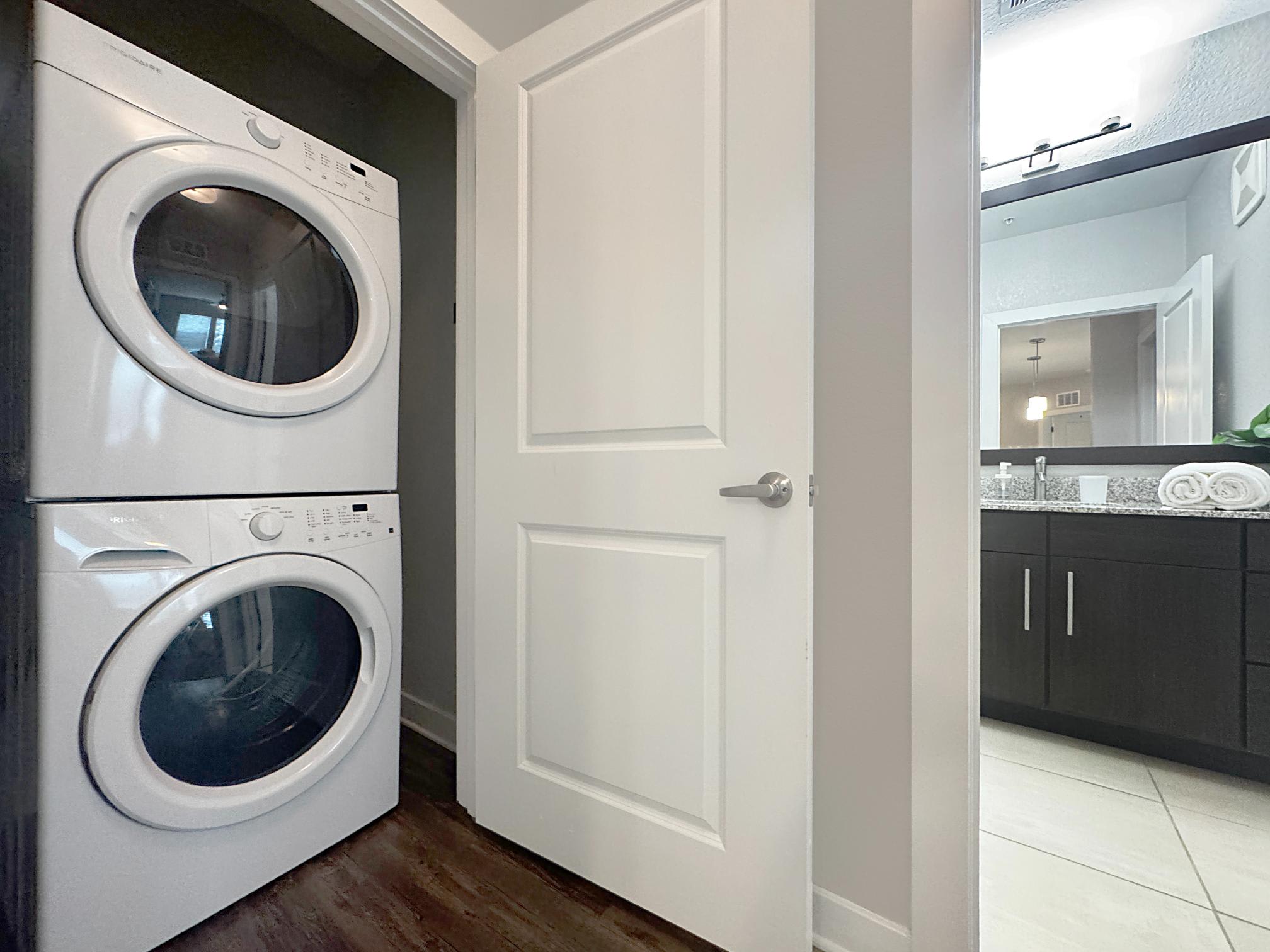 Central Tampa 2 BR with Resort-Style Amenities