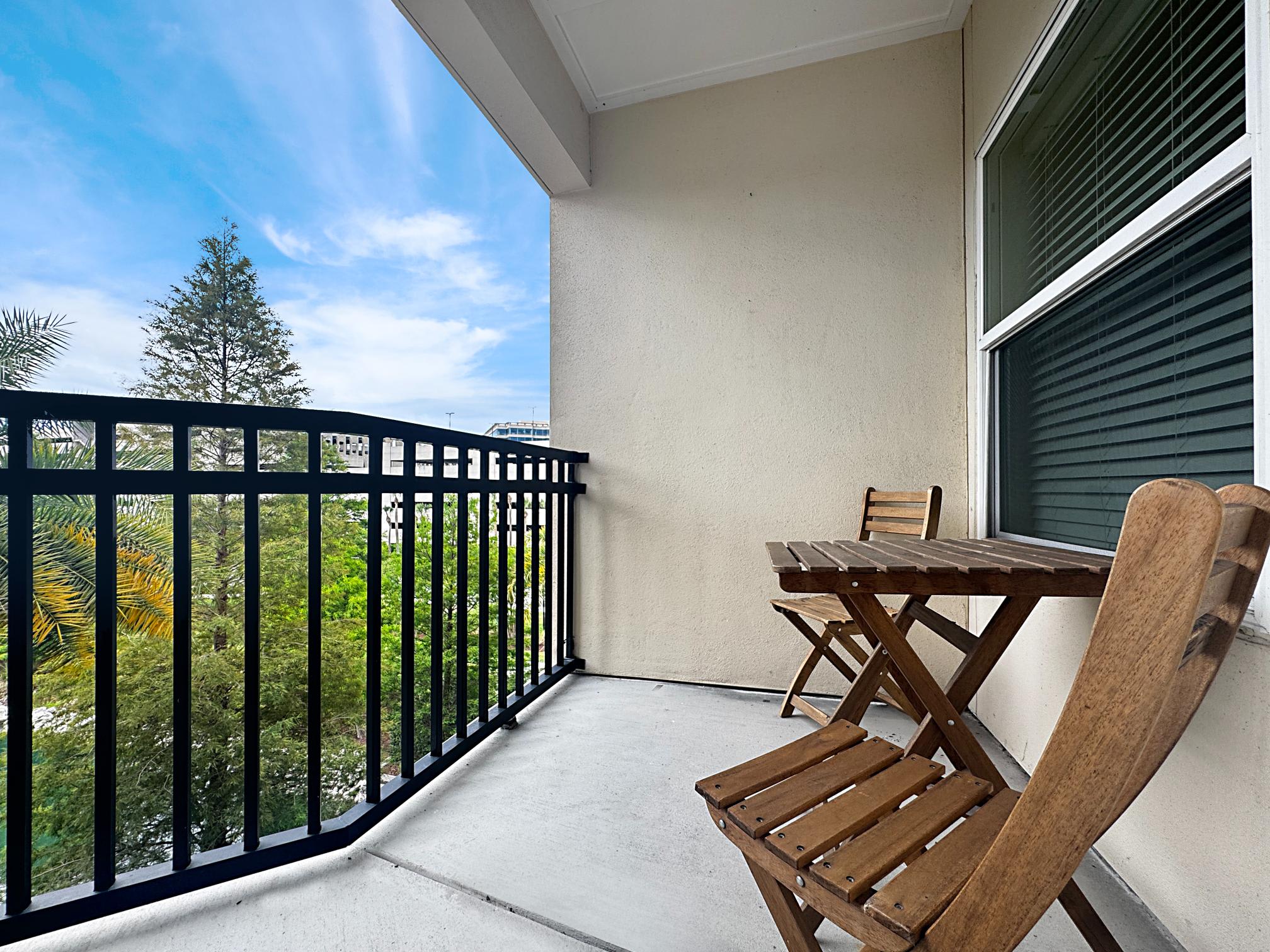 Central Tampa 2 BR with Resort-Style Amenities