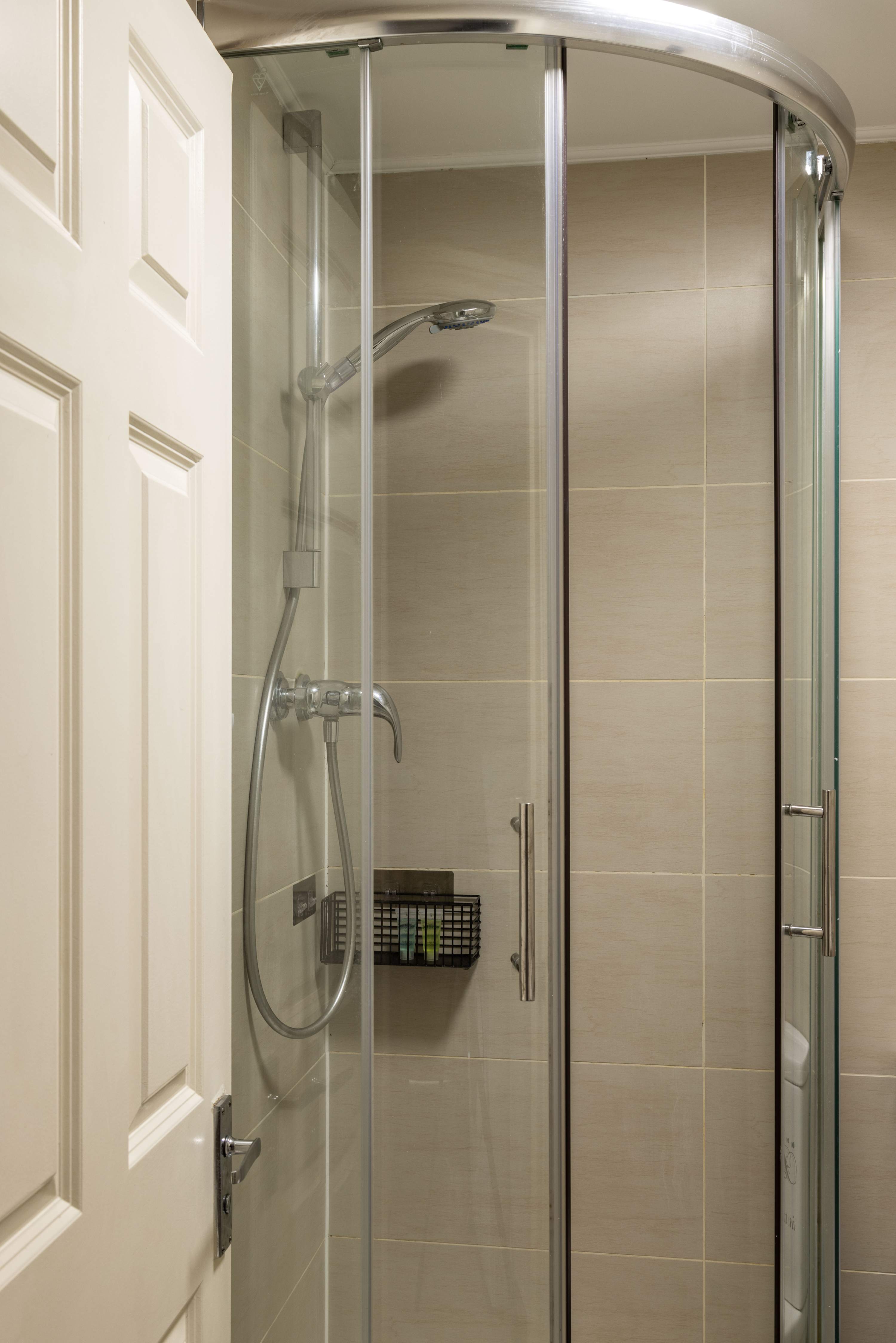 View Cozy Studio In Prime South Kensington! in Courtfield Gardens 54 SW5 0NF Cozy Studio In Prime South Kensington! in Courtfield Gardens 54 SW5 0NF - Property image 7 - VivreStays