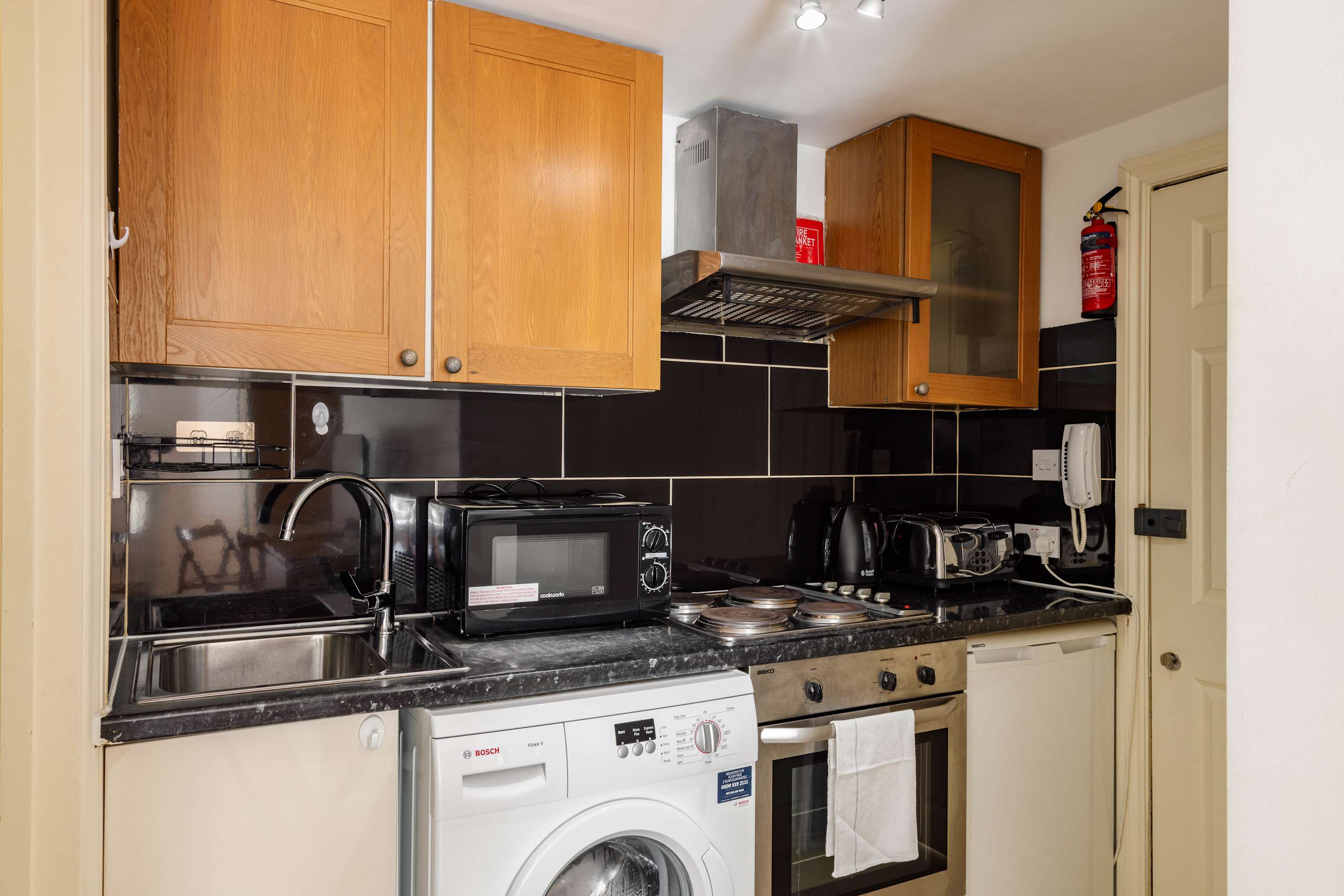 View Cozy Studio In Prime South Kensington! in Courtfield Gardens 54 SW5 0NF Cozy Studio In Prime South Kensington! in Courtfield Gardens 54 SW5 0NF - Property image 5 - VivreStays