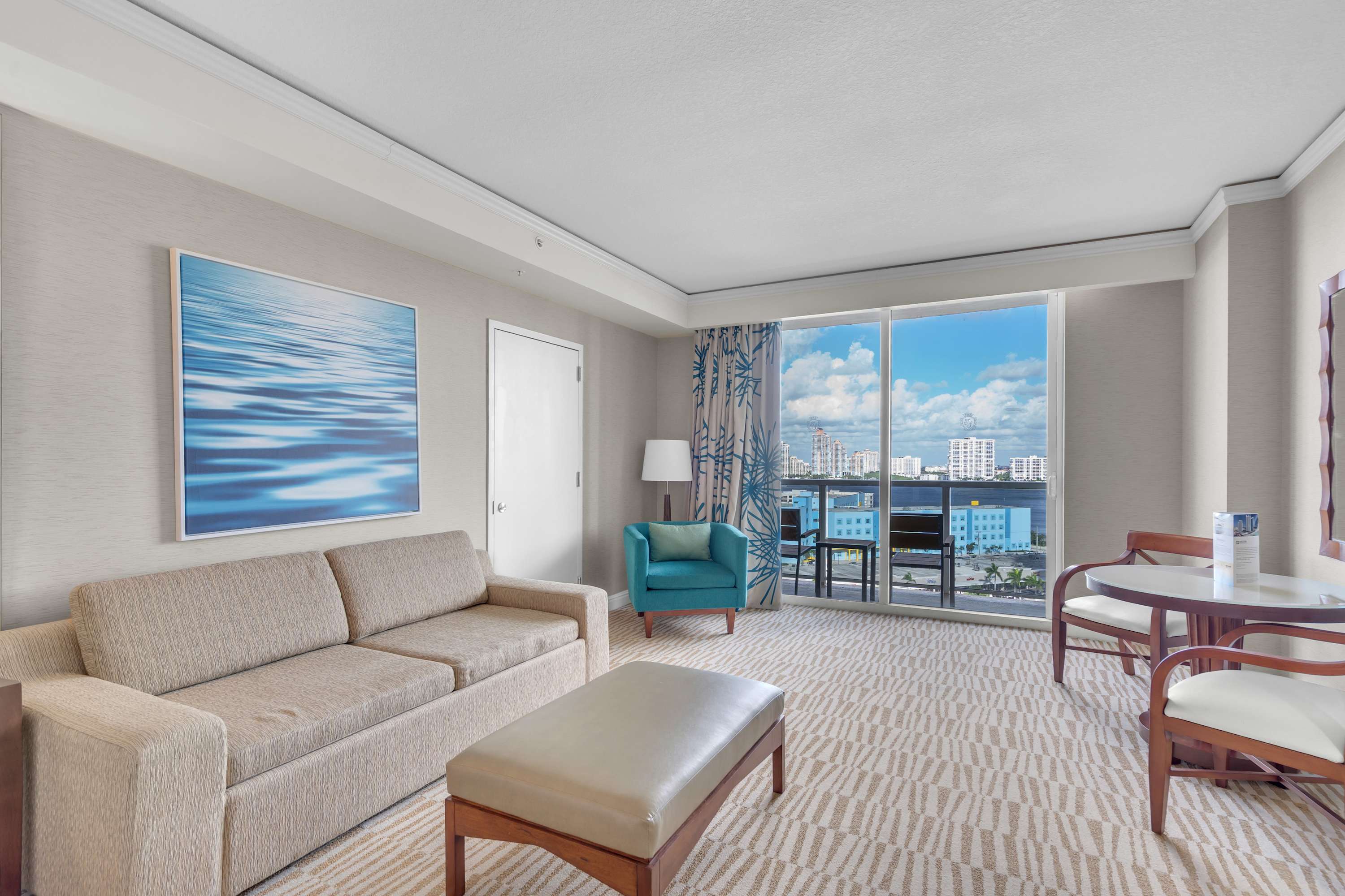 Authentic Luxury, Studio for 4