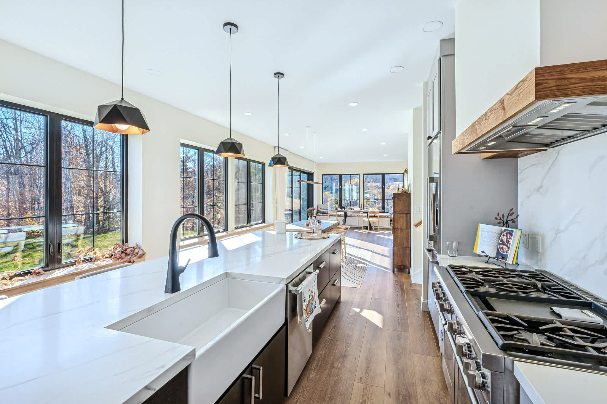 Views! Fireplace, Piano, Hot Tub | Sunnymede Hill