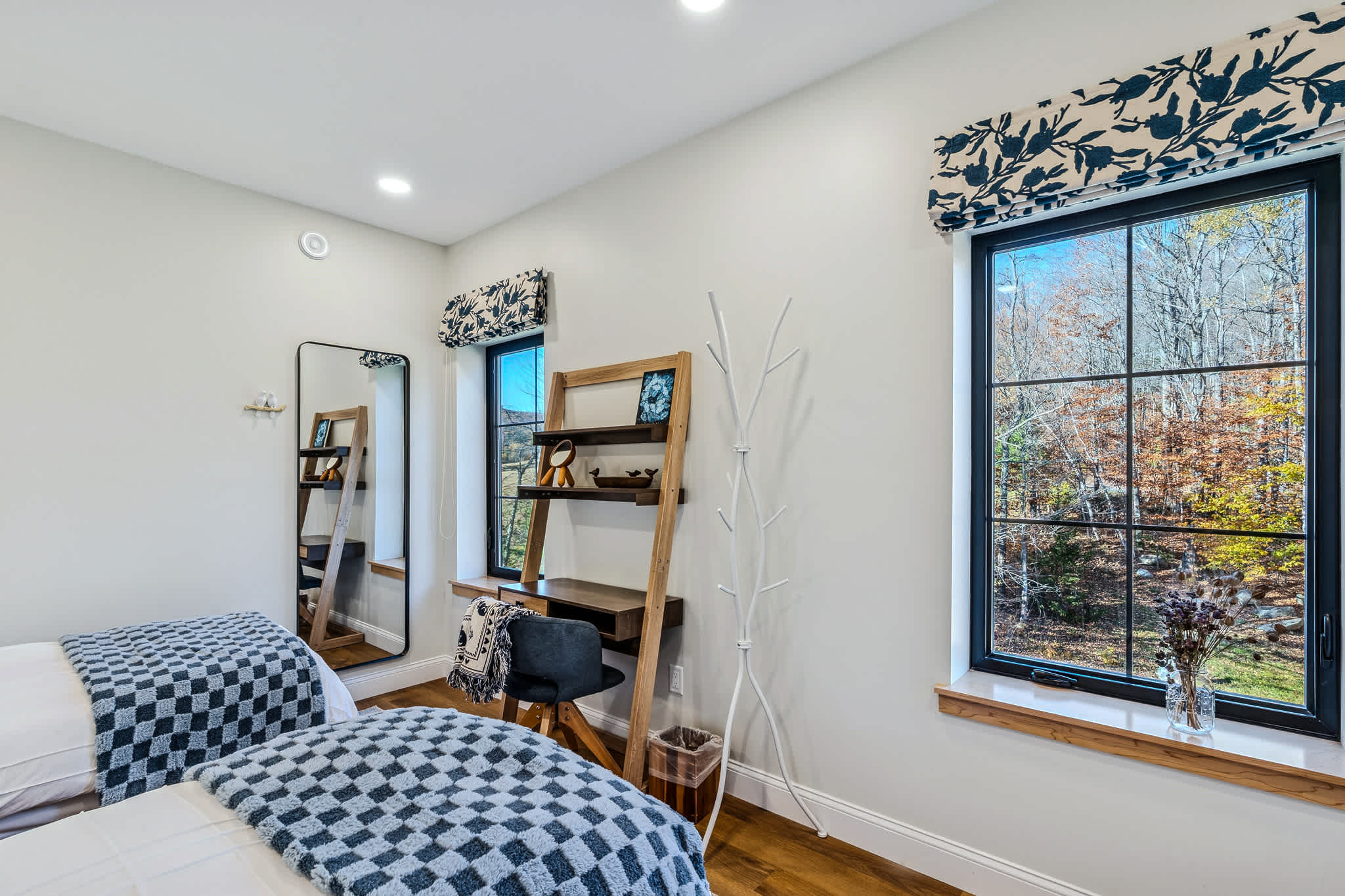 Views! Fireplace, Piano, Hot Tub | Sunnymede Hill