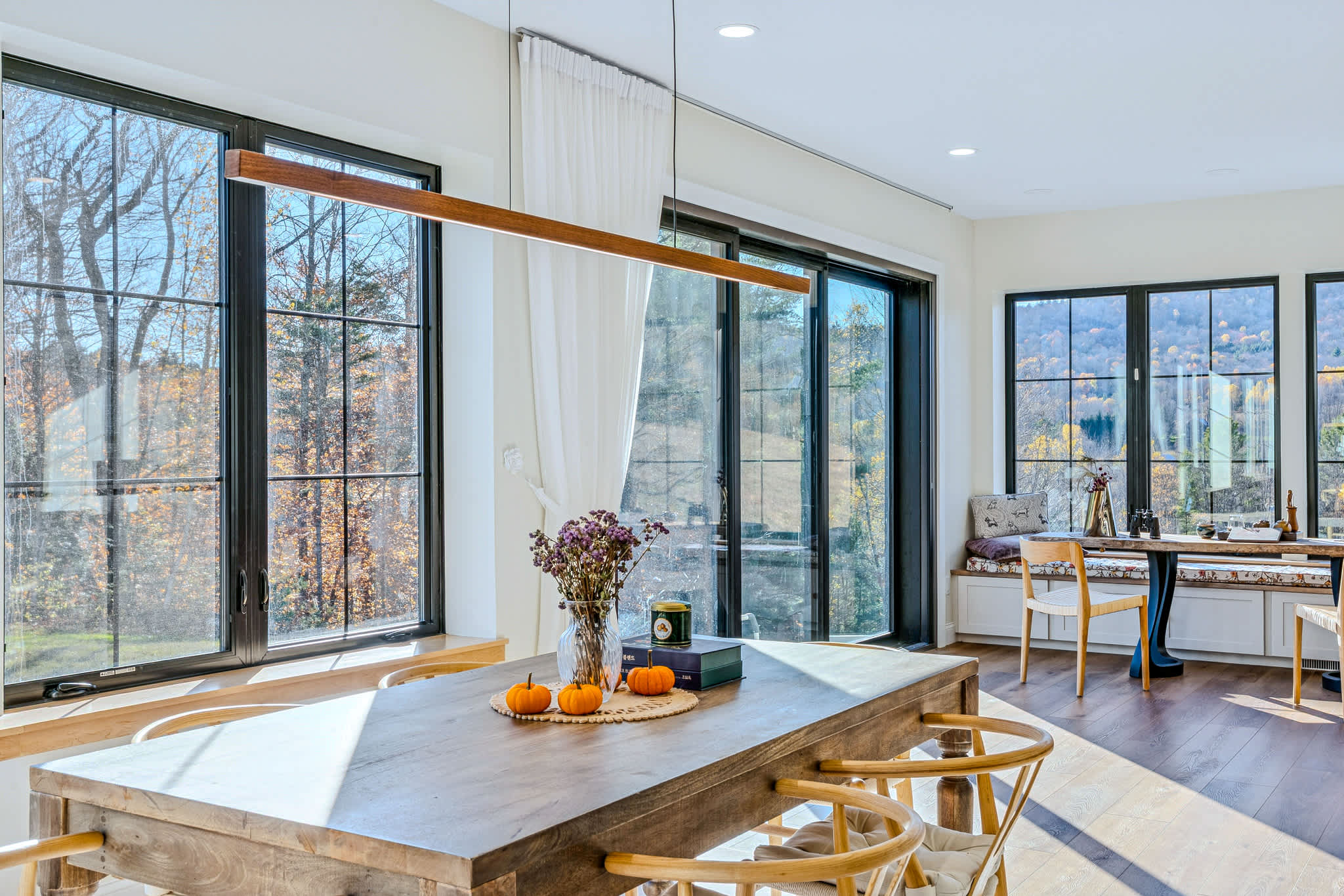 Views! Fireplace, Piano, Hot Tub | Sunnymede Hill