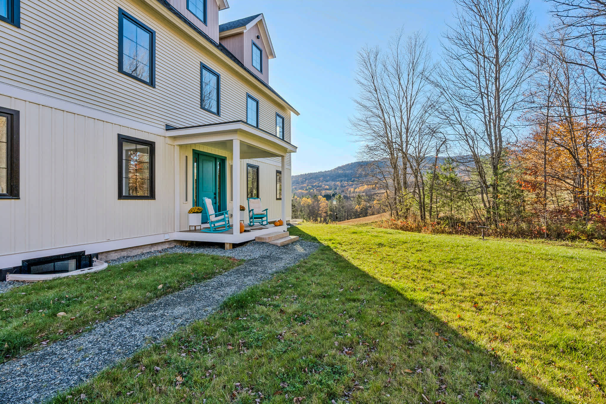 Views! Fireplace, Piano, Hot Tub | Sunnymede Hill