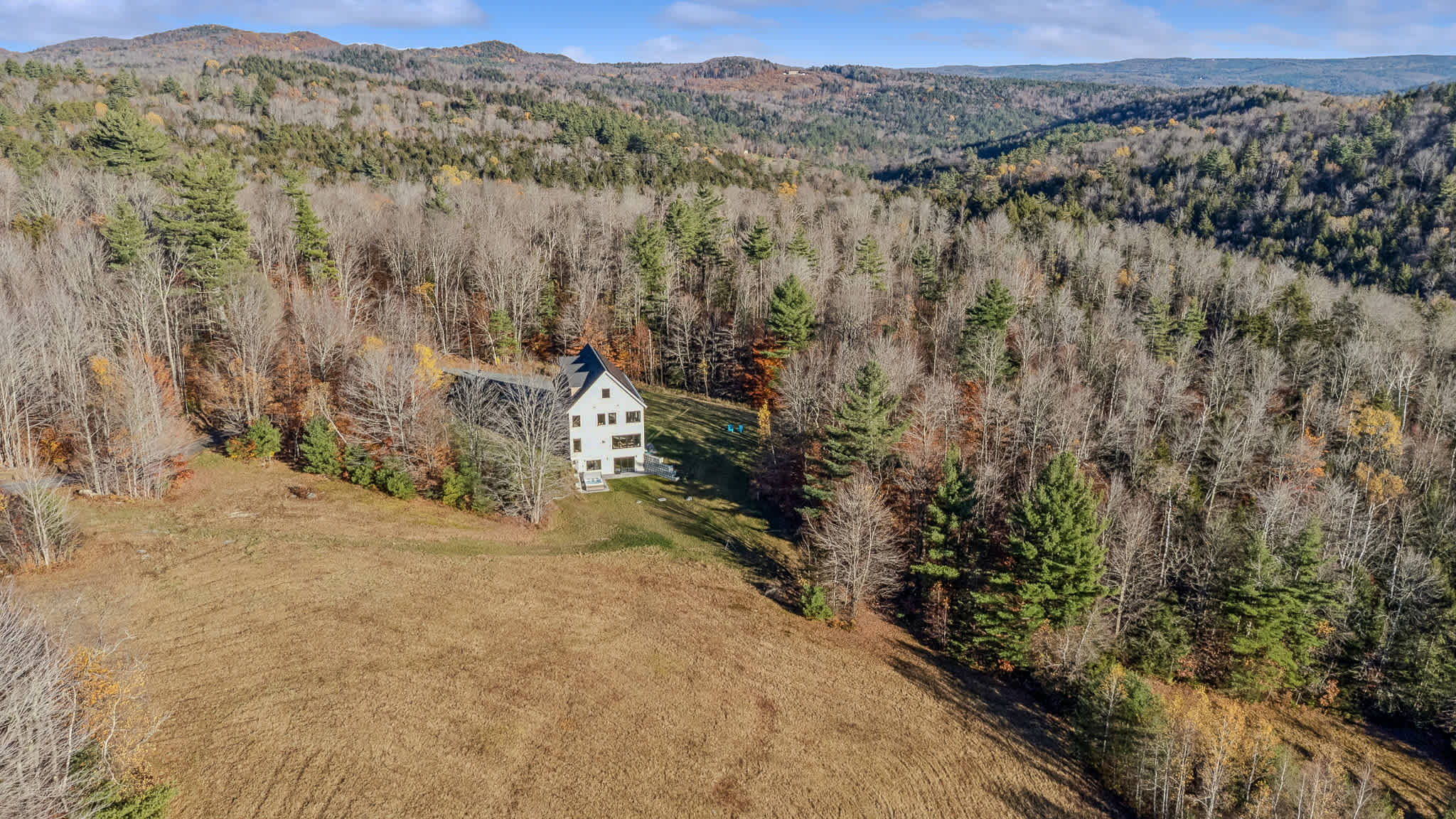 Views! Fireplace, Piano, Hot Tub | Sunnymede Hill