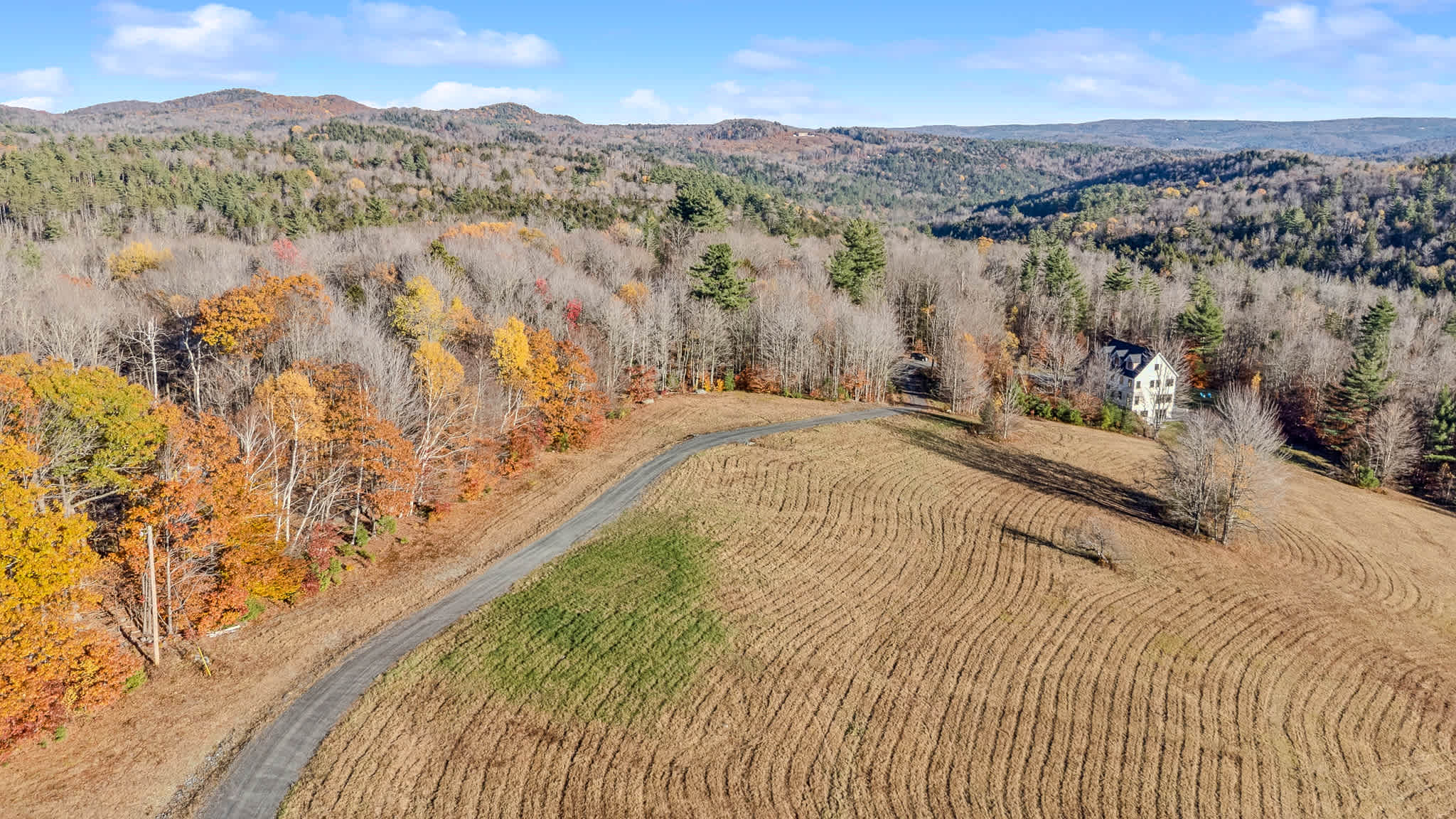 Views! Fireplace, Piano, Hot Tub | Sunnymede Hill