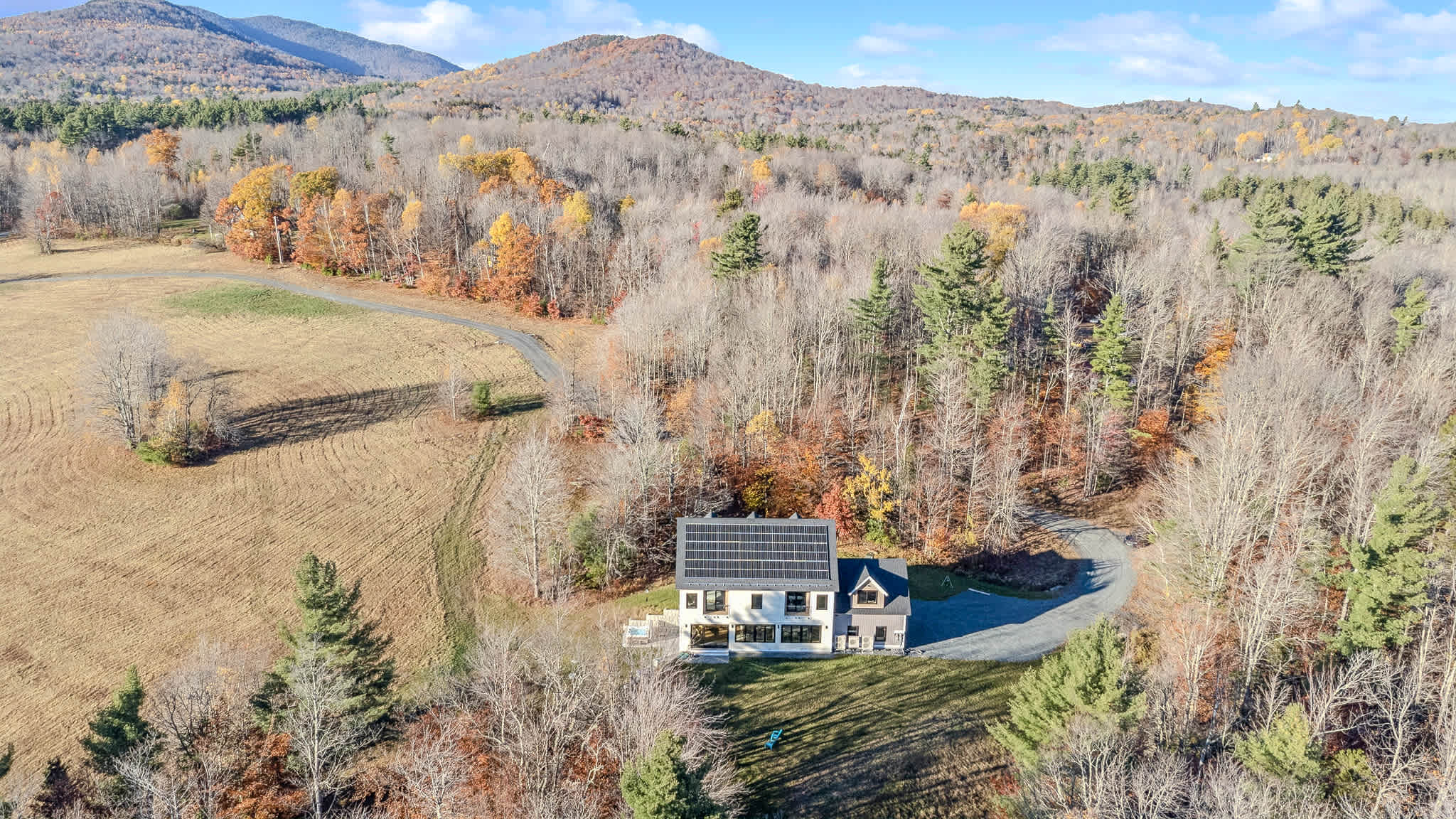 Views! Fireplace, Piano, Hot Tub | Sunnymede Hill
