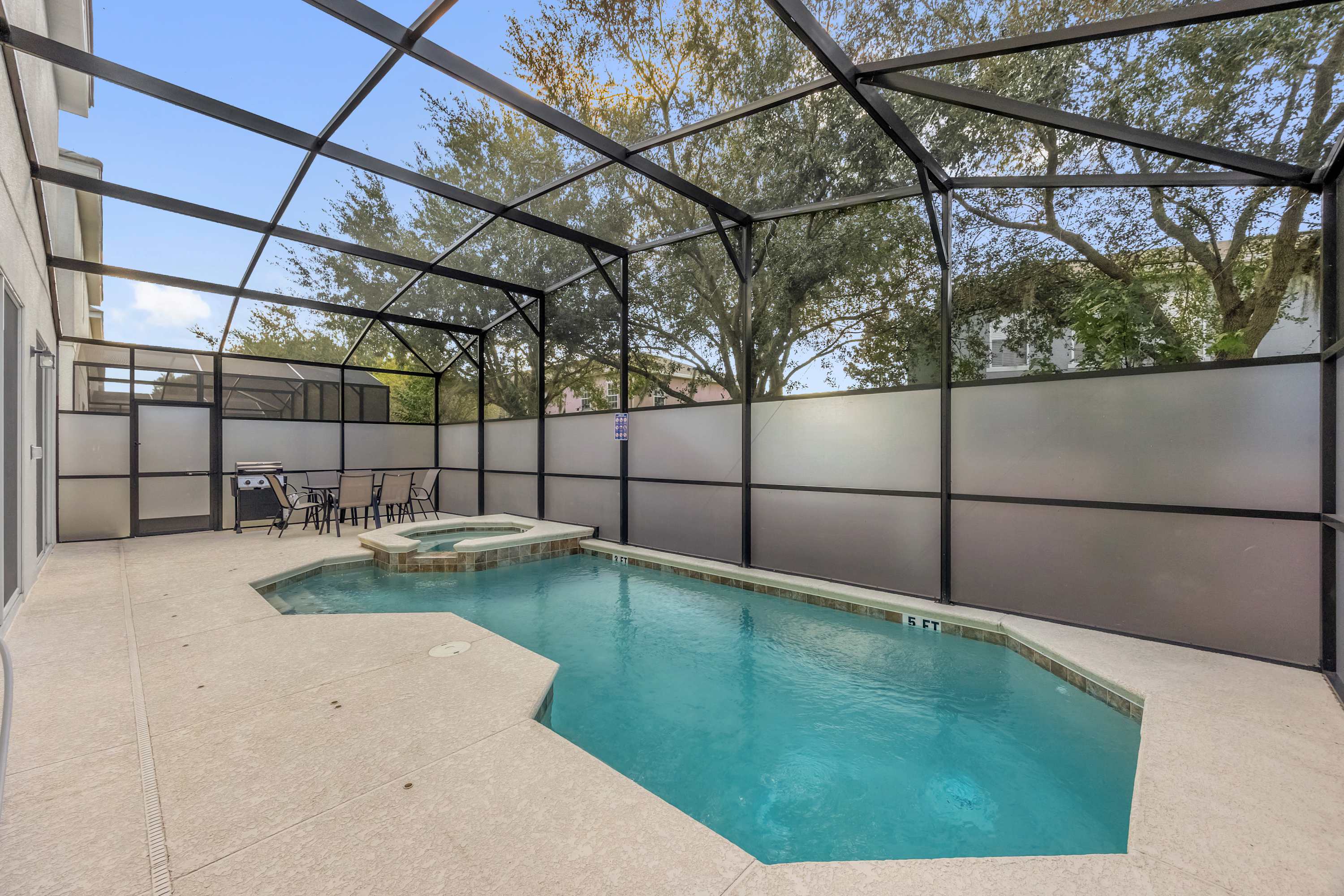 Upstay Spacious Villa w Pool Hot Tub Game Room