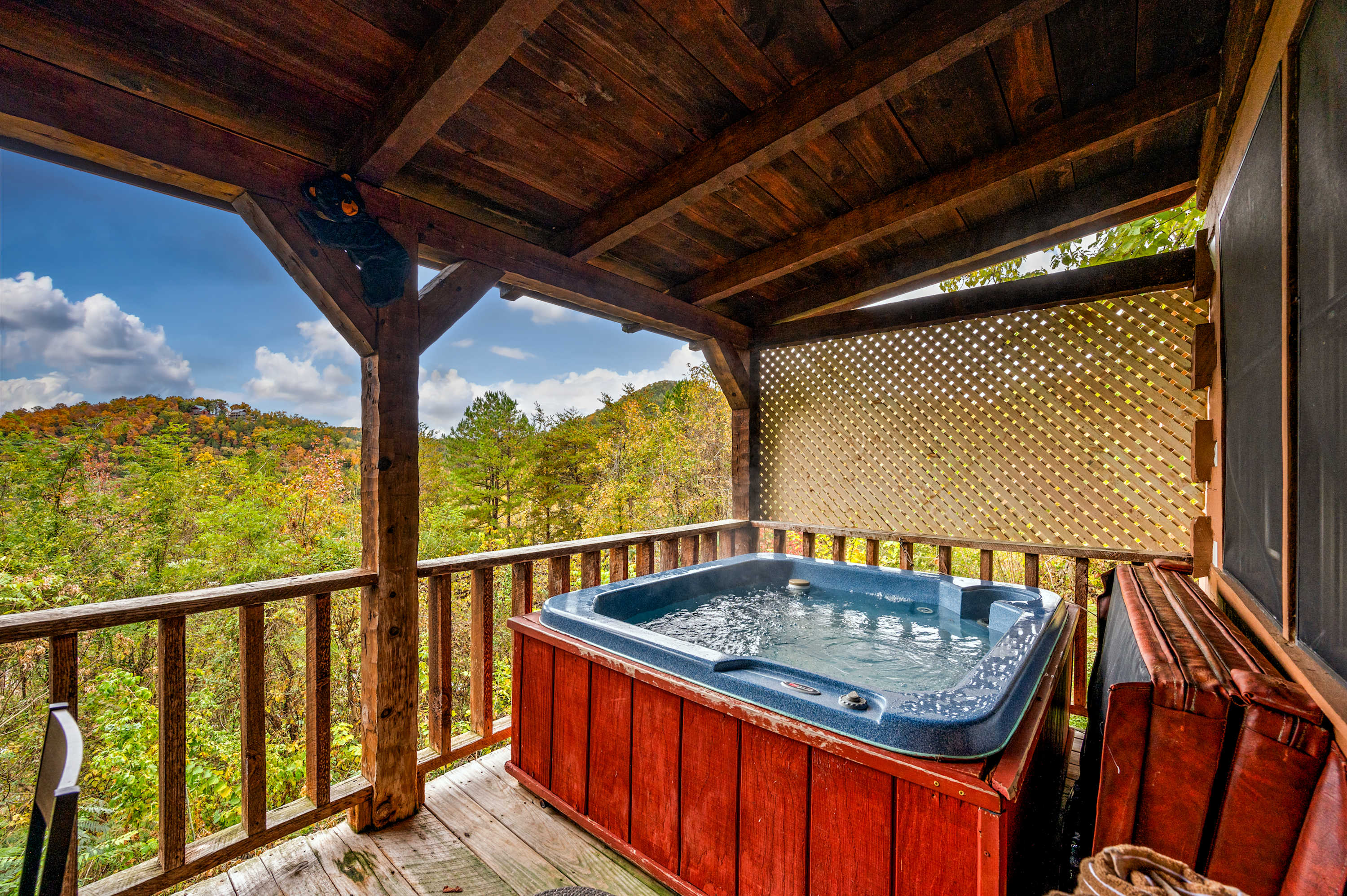 Hot Tub, Pool Table, Fireplace, Views, Relax!