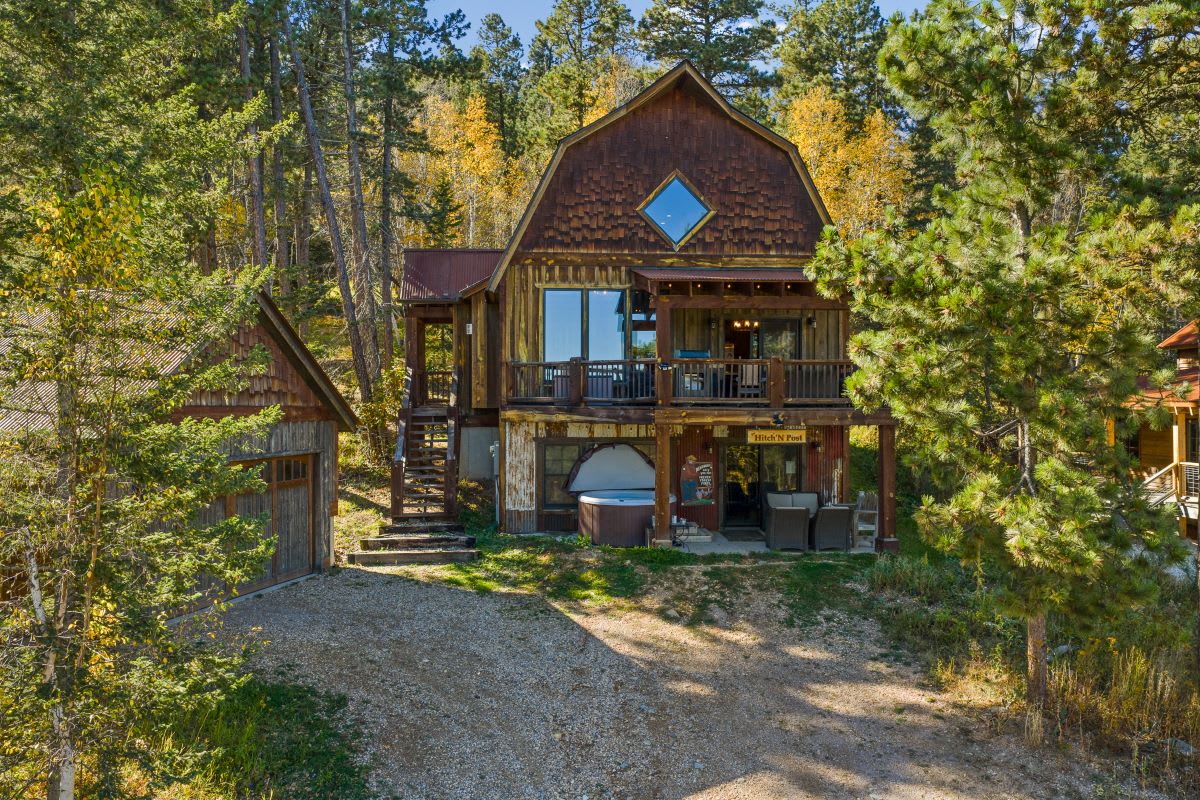 The Hitch`n Post - Garage and beautiful scenery! — Lead, SD — vacation rental