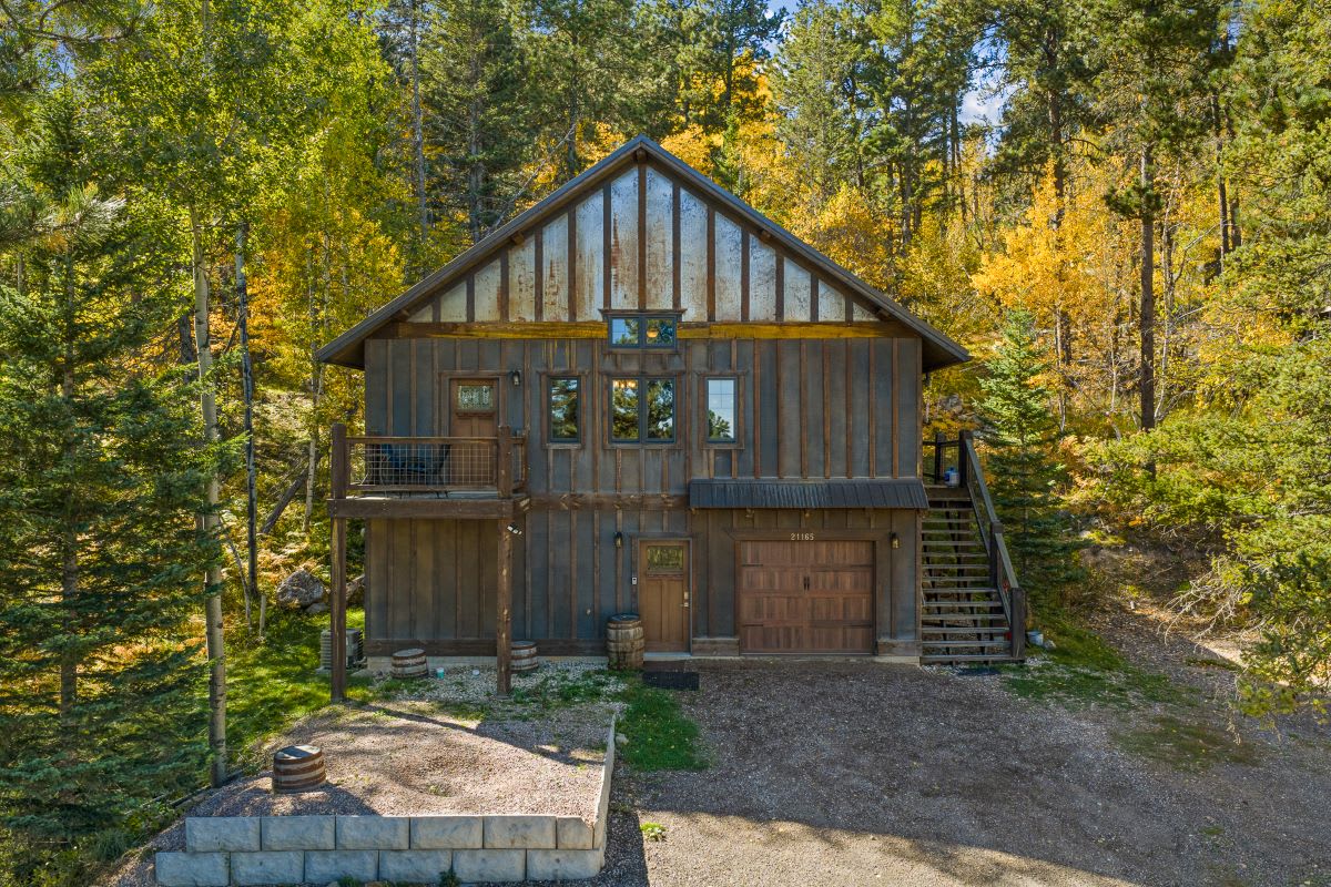 Whiskey Barrel Lodge — Lead, SD — vacation rental