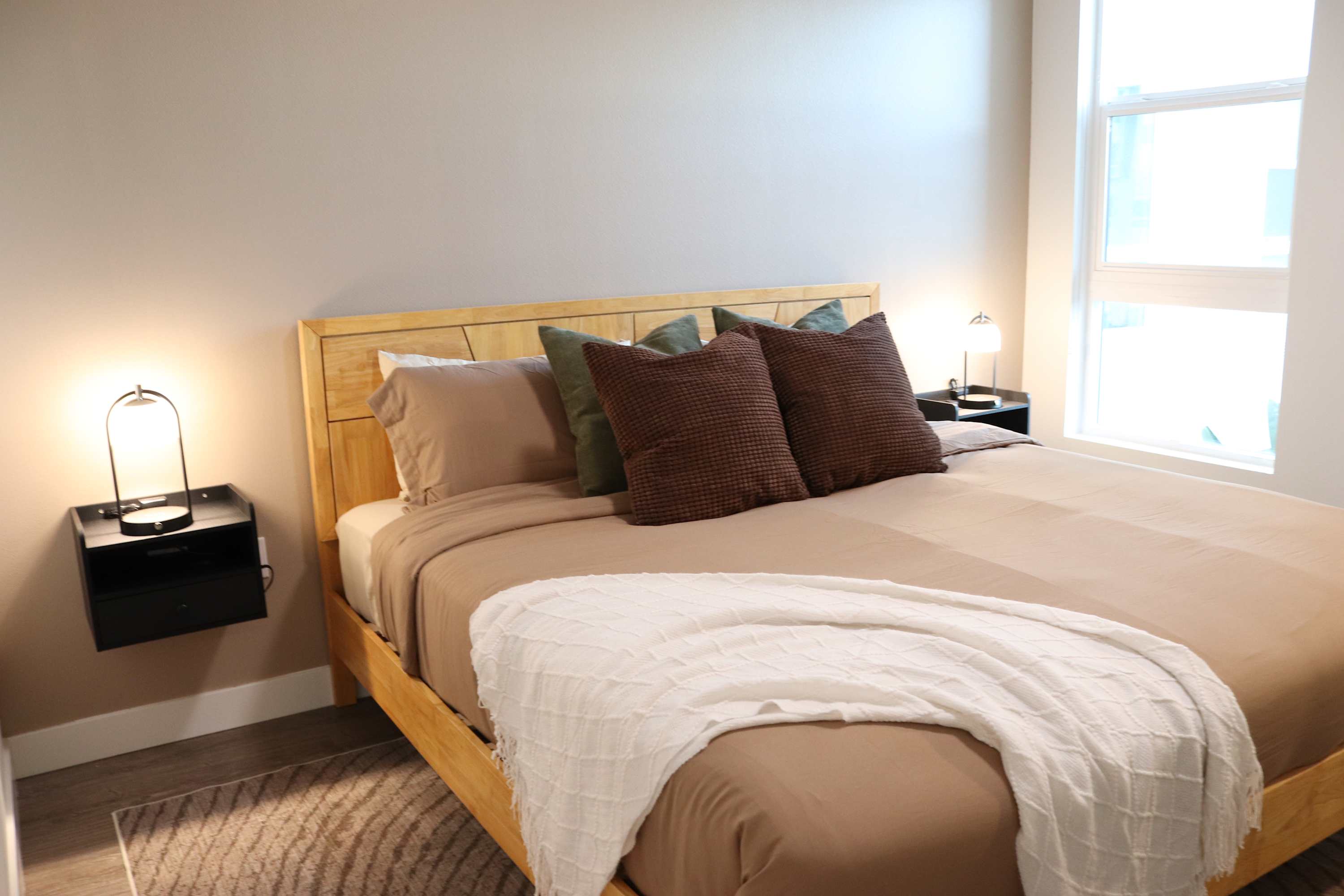 Inspo Apartment 10 Min to Disneyland | Pool & Gym