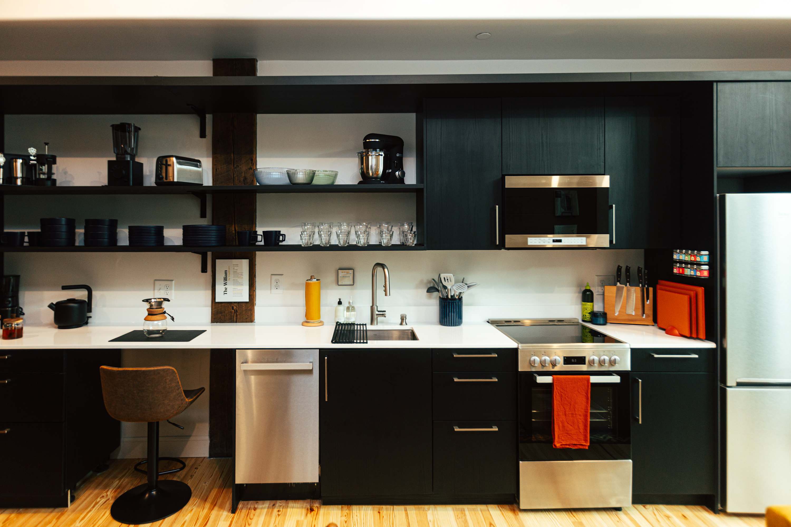 Loft 304 - The William - Earthy - Atrium Glow