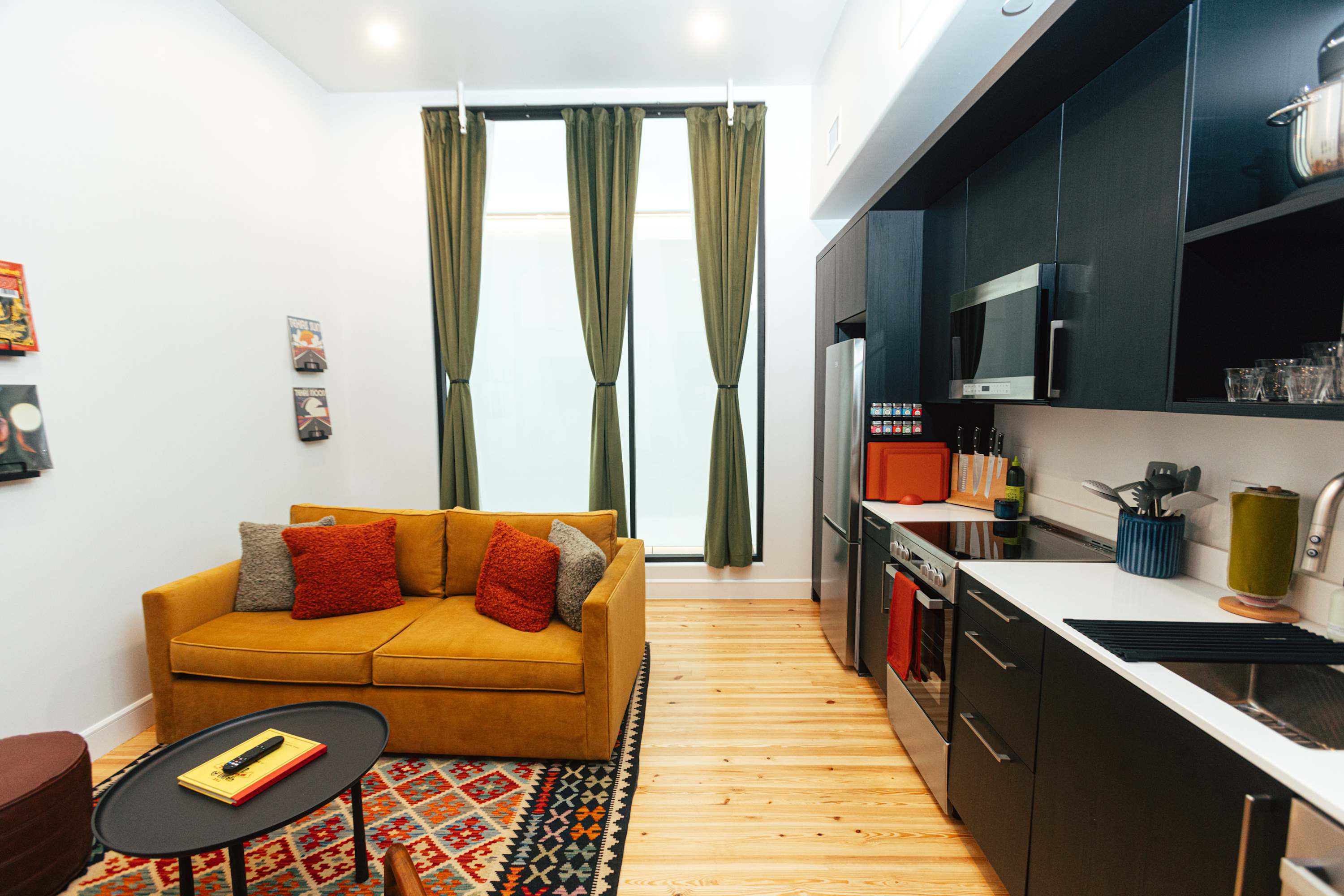 Loft 306 - The WIlliam - Atrium - Downtown Vibes