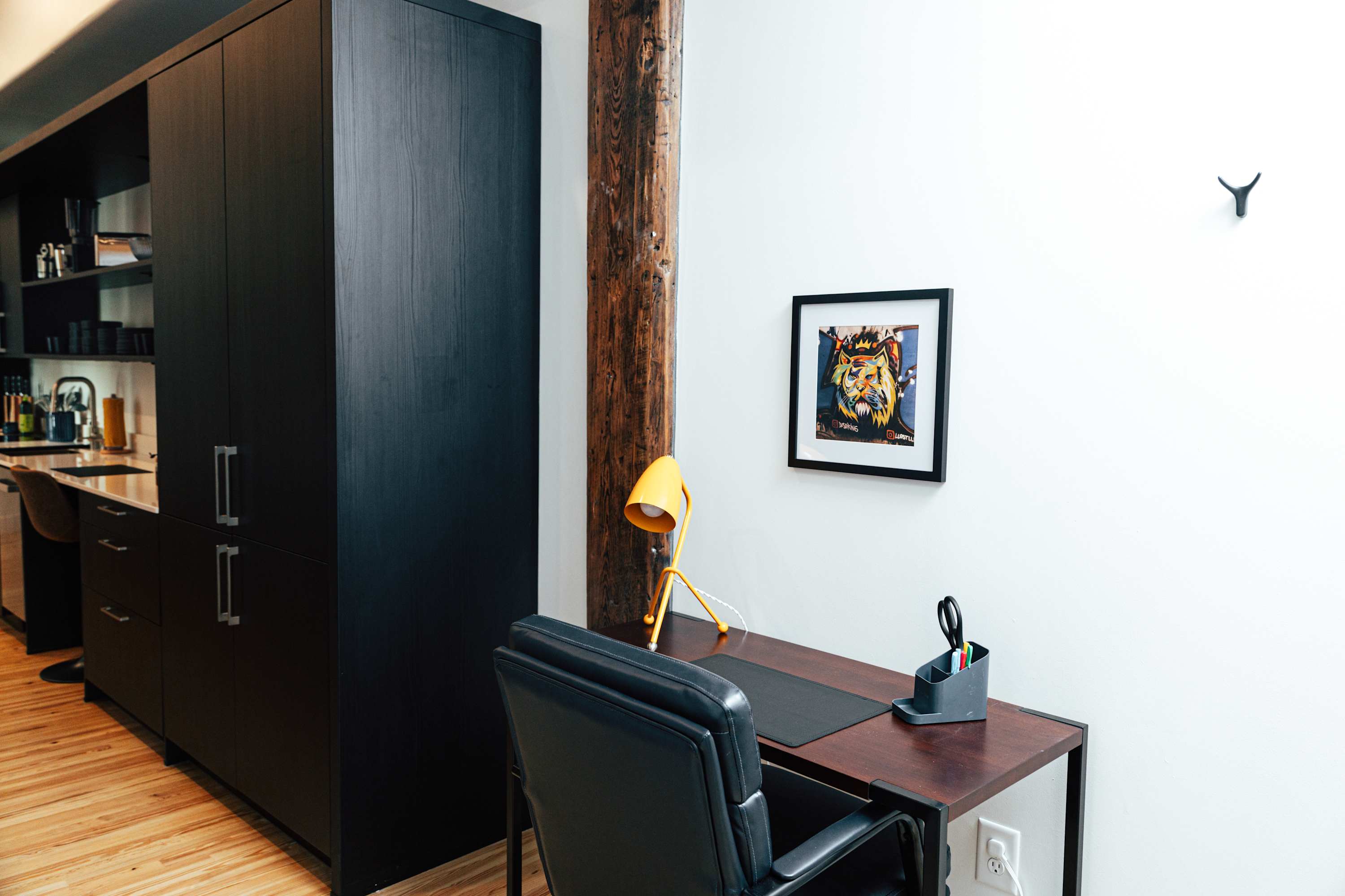 Loft 307 - The William - Vinyl - Downtown Vibes