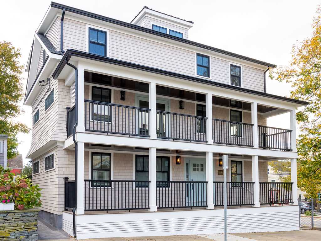 NEW CONSTRUCTION Sancerre Apartment #3 in Newport’s Yachting Village — Newport, RI — vacation rental