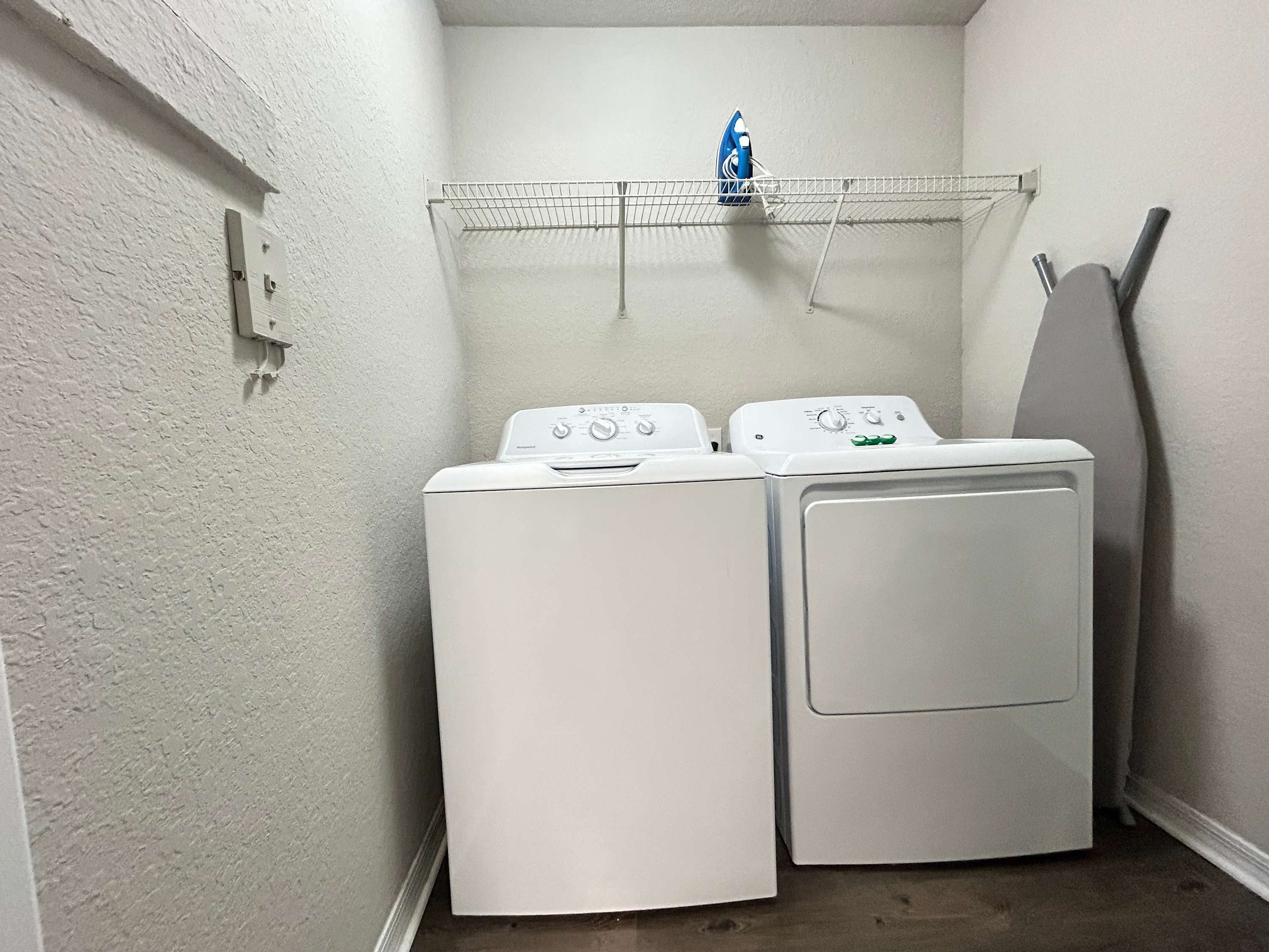 2 BR with Private Garage, Boutique Shops & Pond Views