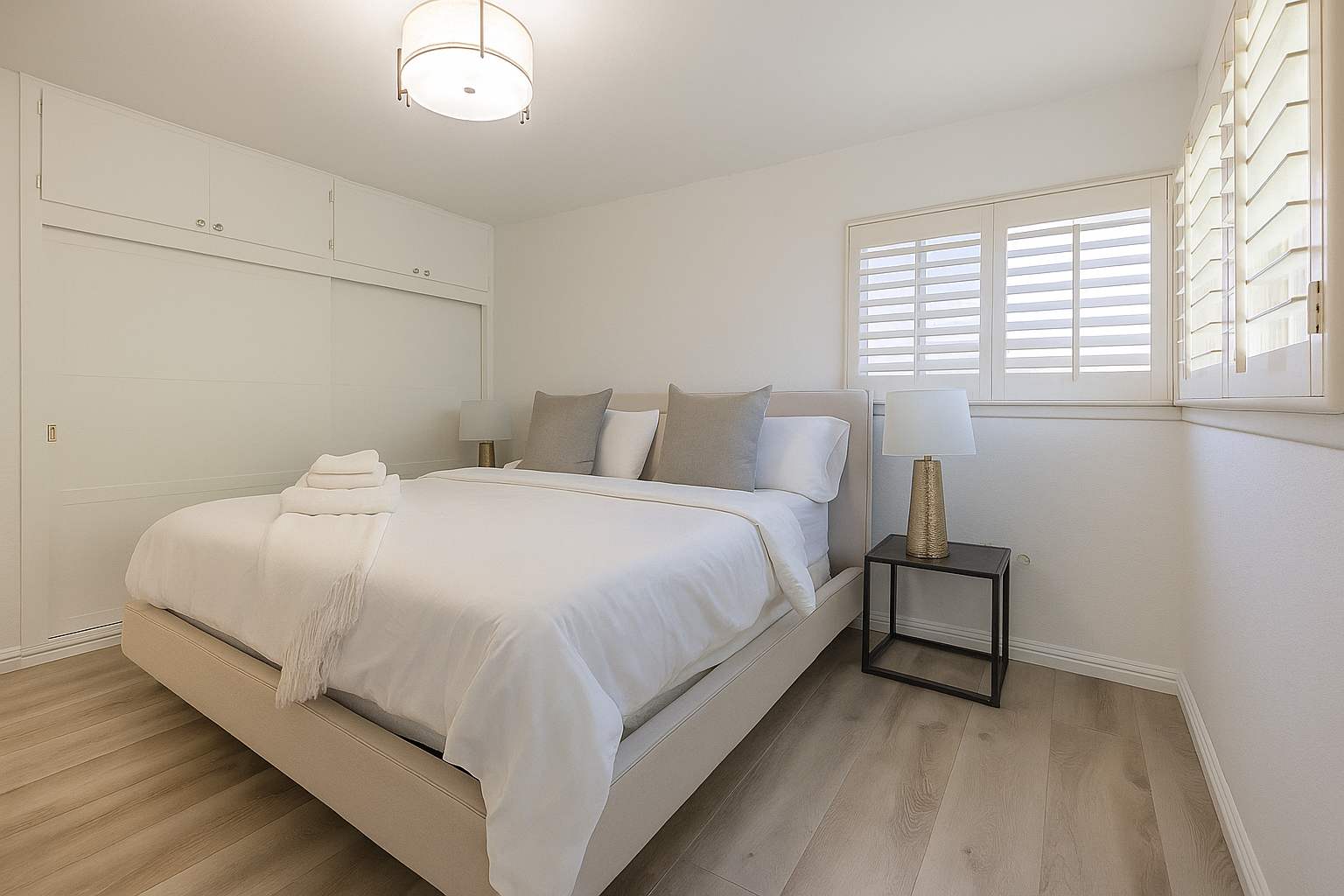 Comfortable mattress and fresh sheets for guests