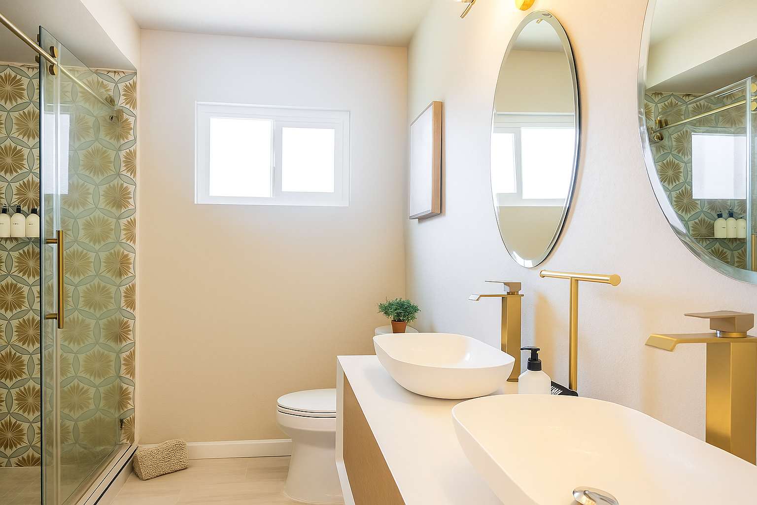 Sparkling clean and modern bathroom