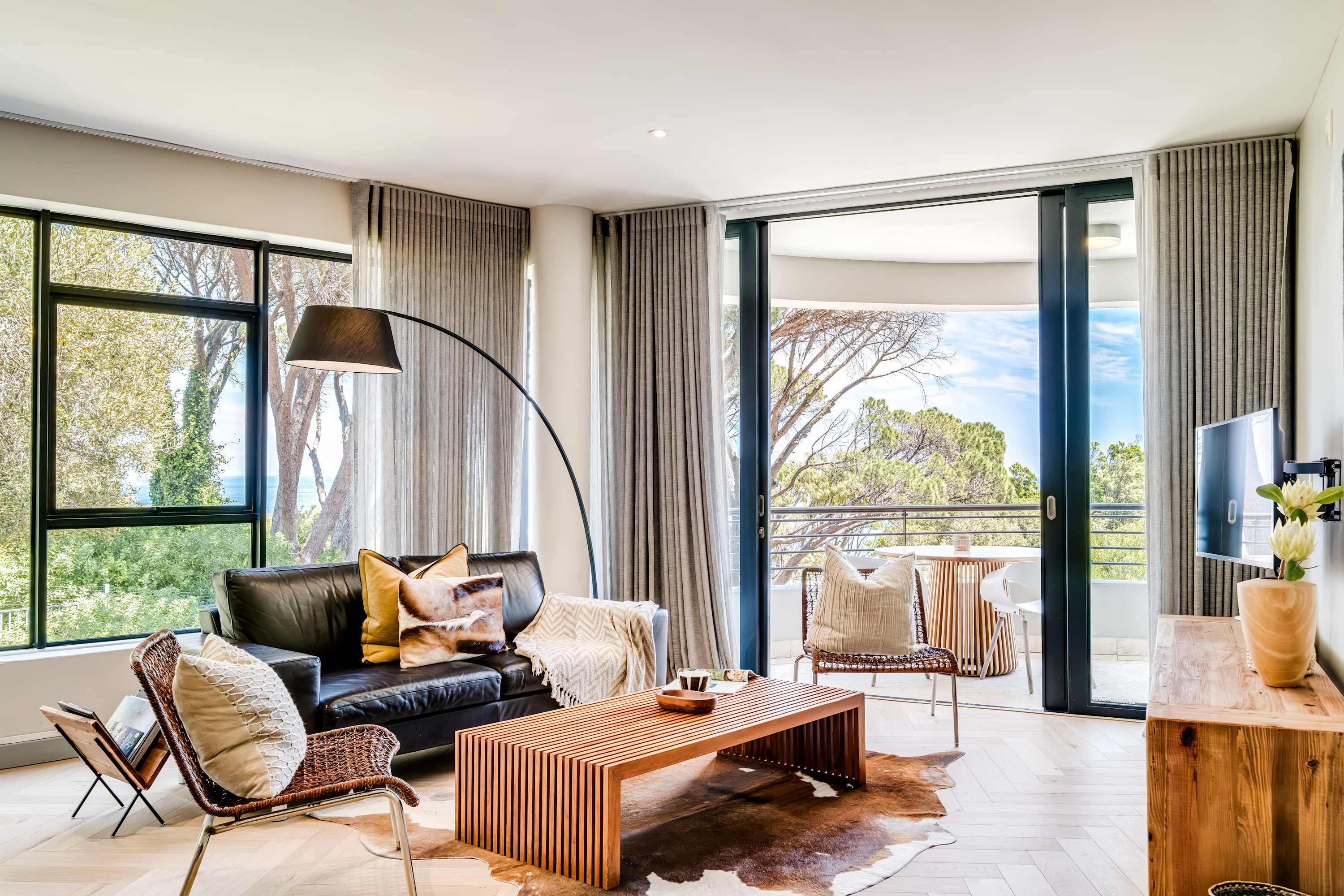 Delightful Rental w Sea Views Vadi Apartment 6