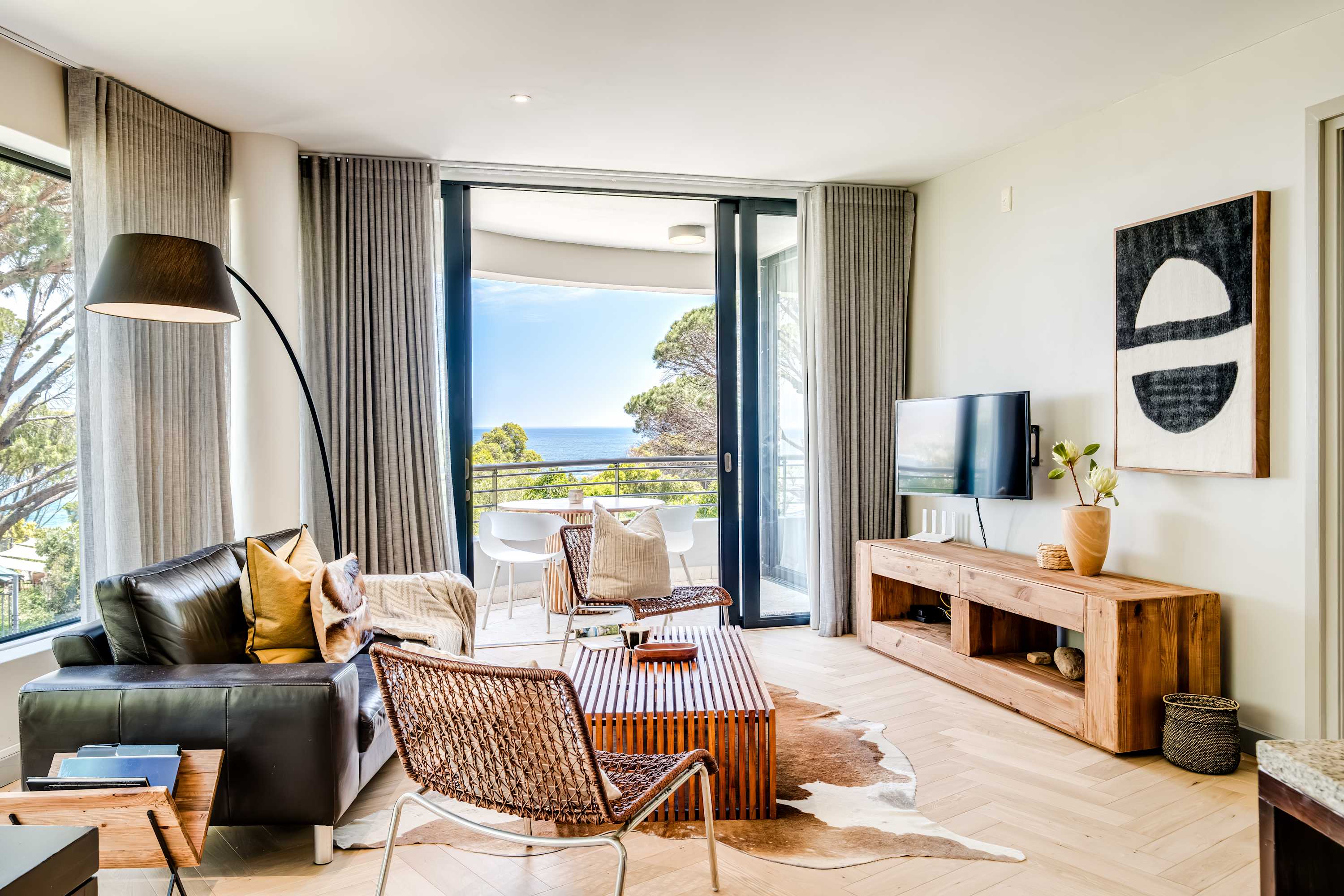 Delightful Rental w Sea Views Vadi Apartment 5