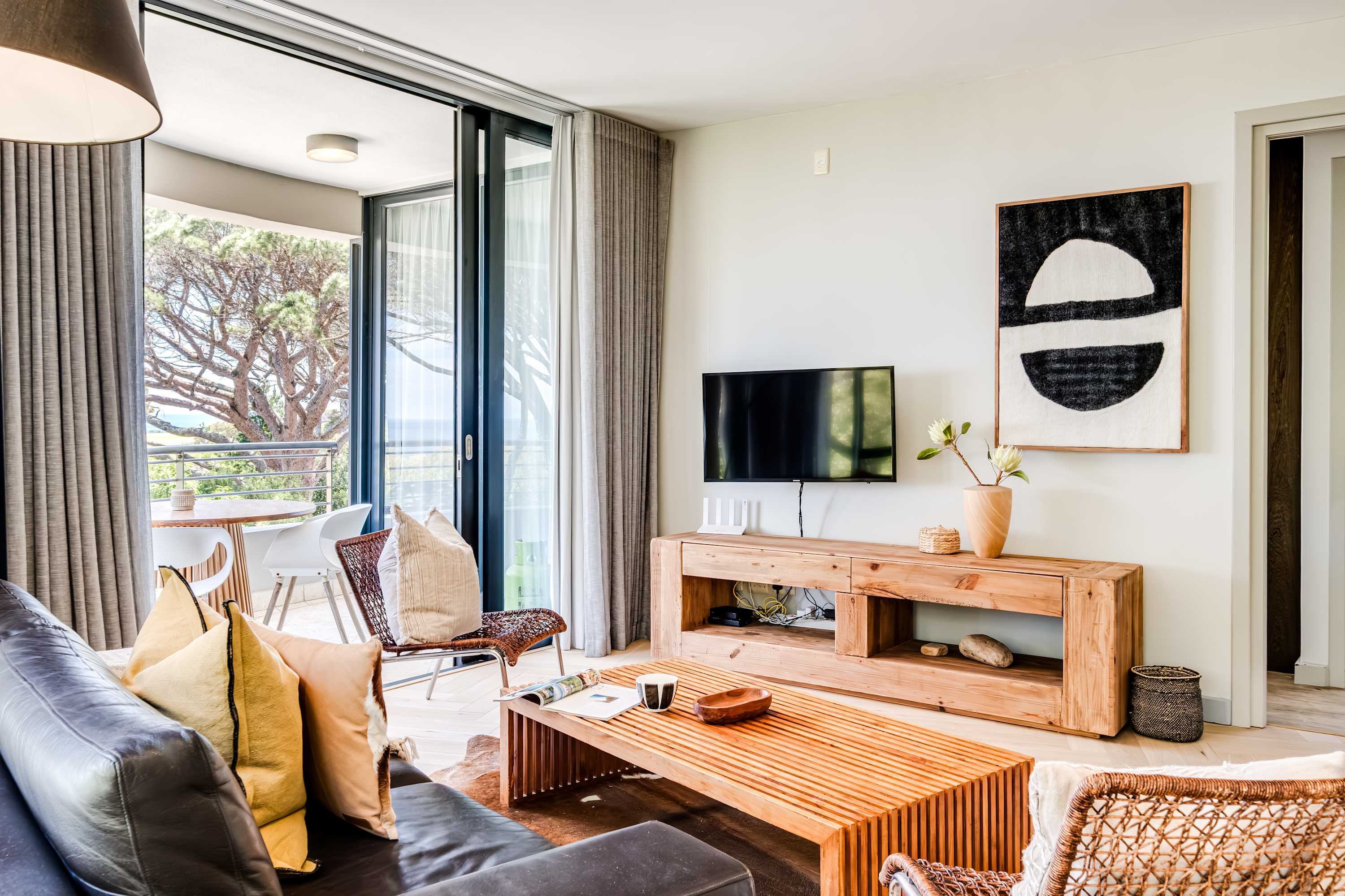 Delightful Rental w Sea Views Vadi Apartment 2