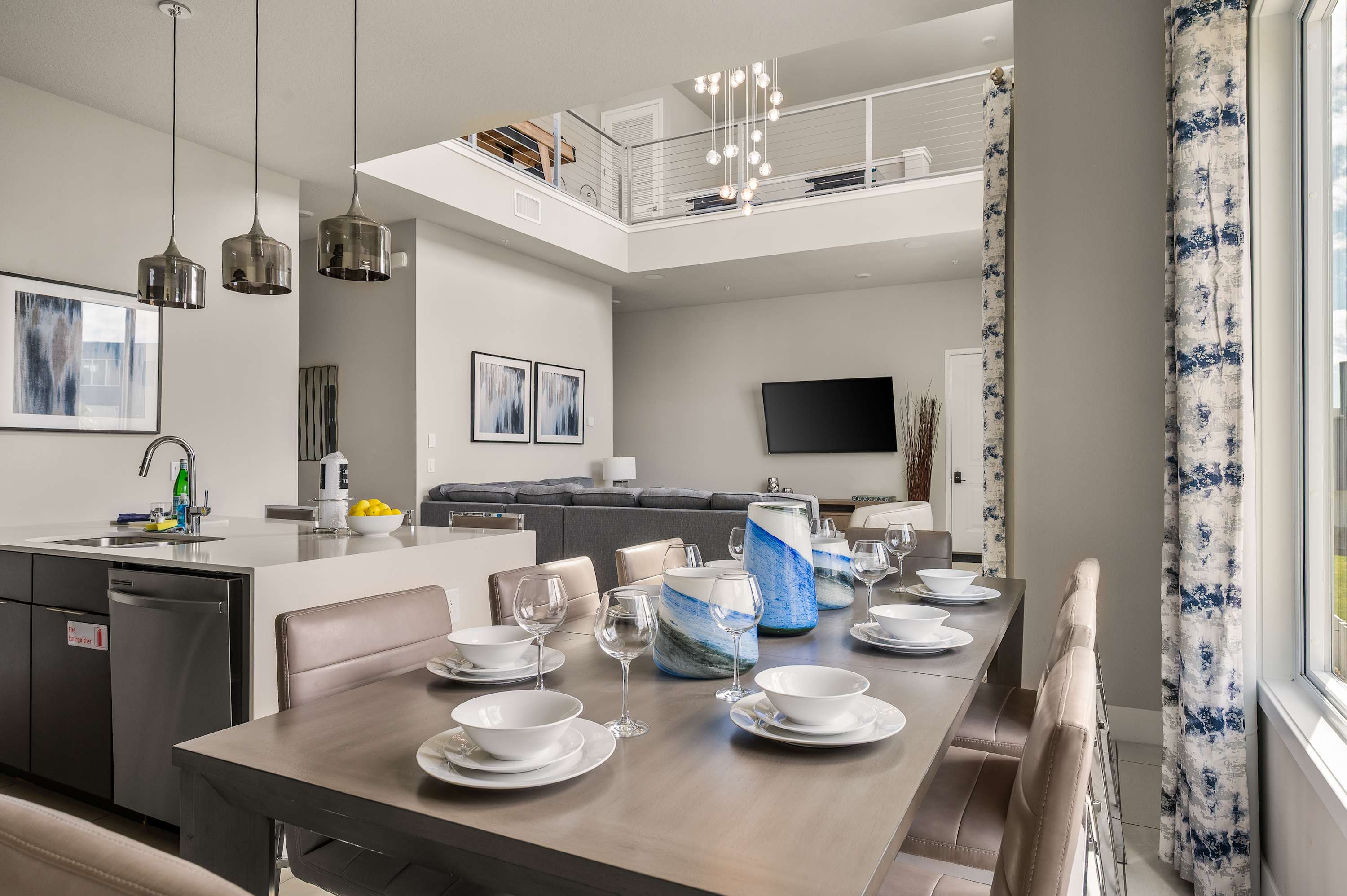 Two-story luxury condo near Disney w/ pool