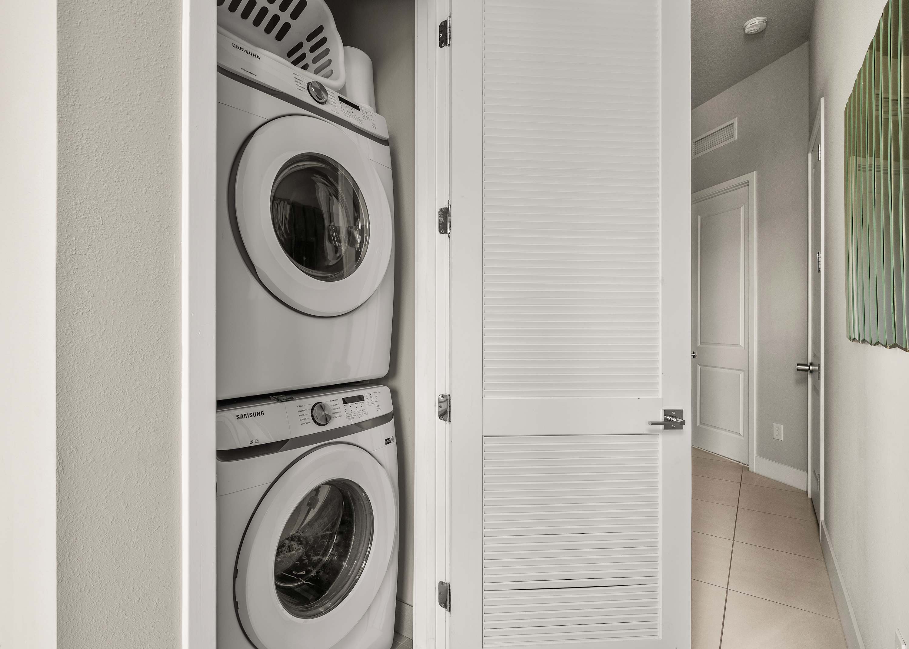 Two-story luxury condo near Disney w/ pool