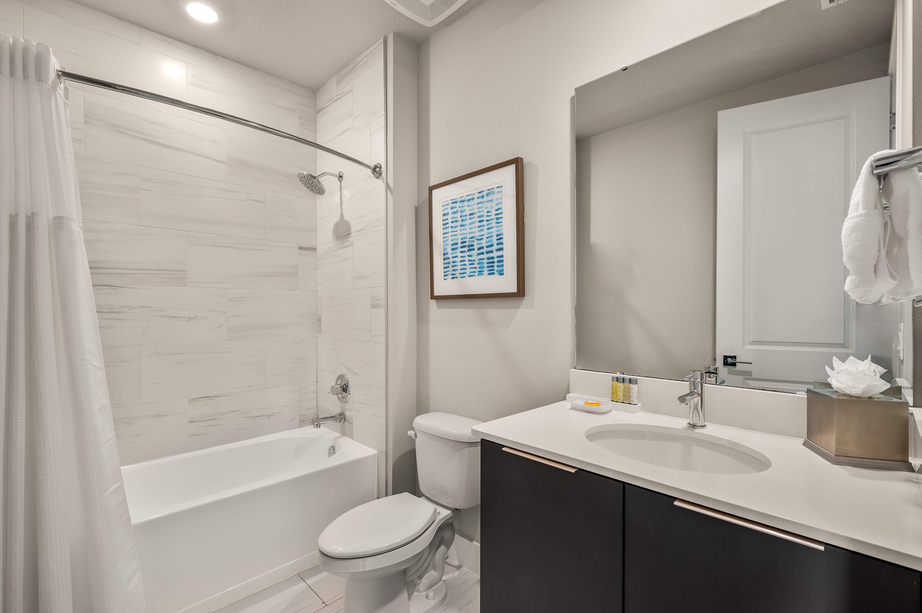 Two-story luxury condo near Disney w/ pool