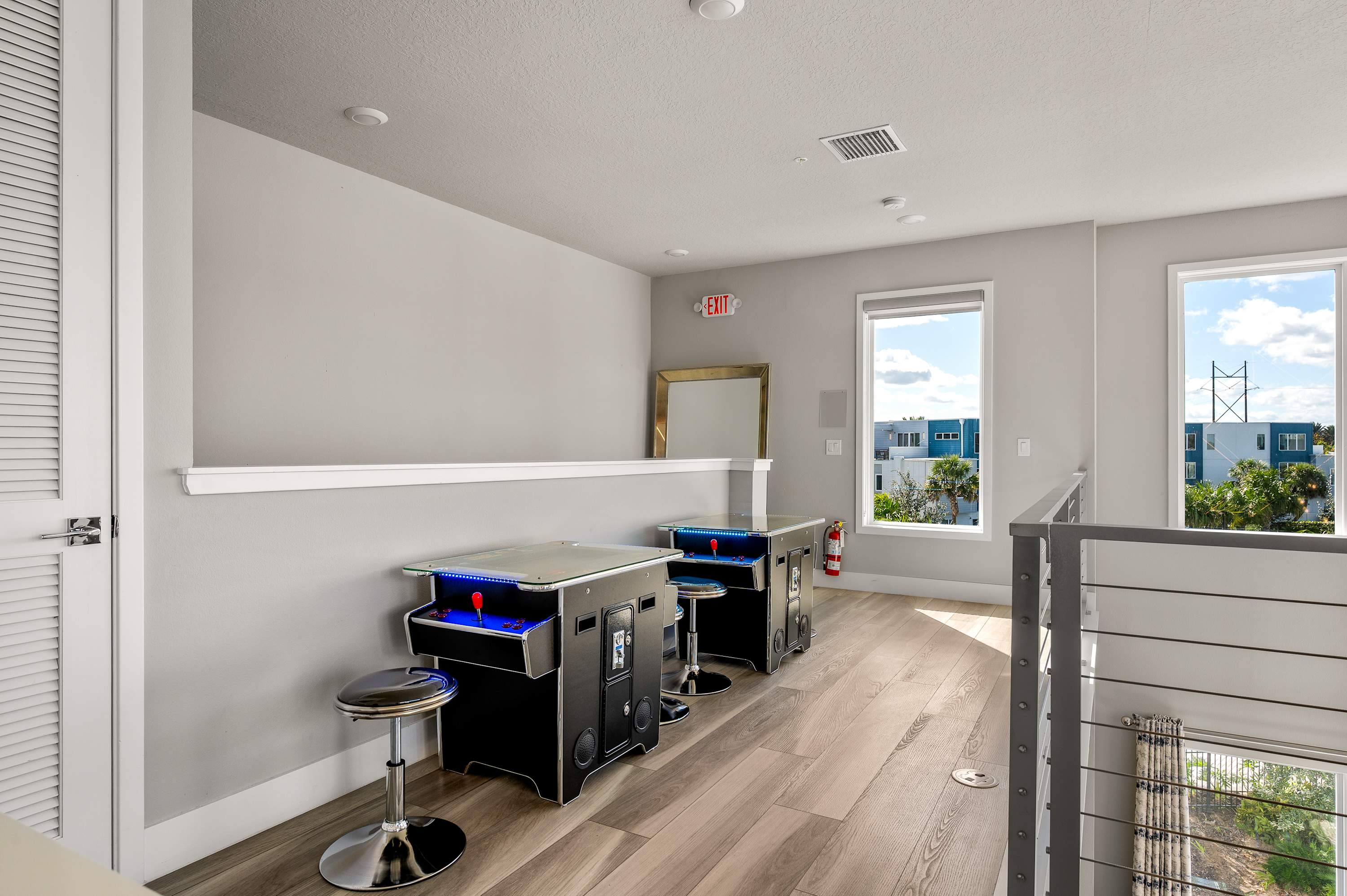 Two-story luxury condo near Disney w/ pool