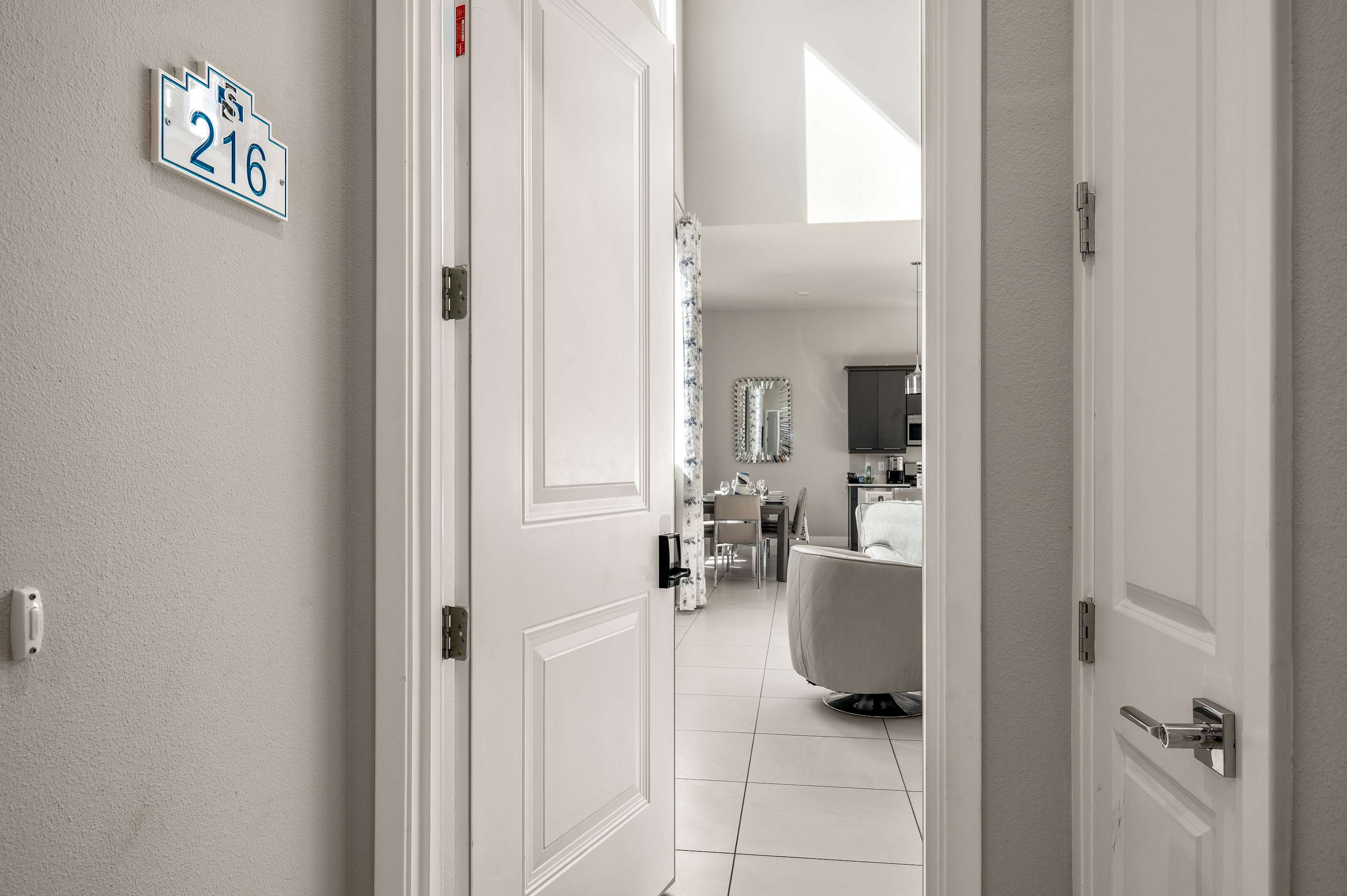 Two-story luxury condo near Disney w/ pool