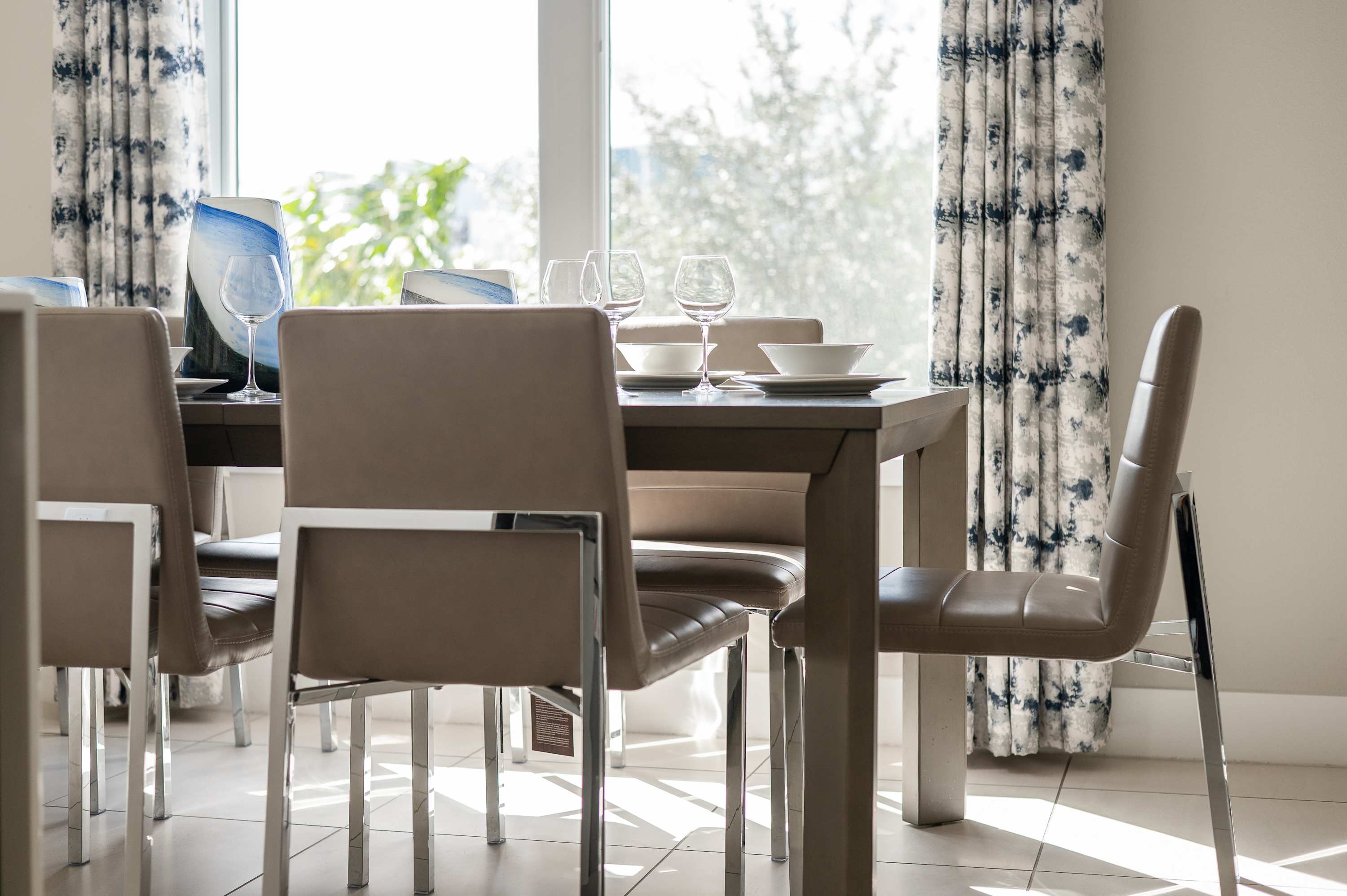 Two-story luxury condo near Disney w/ pool