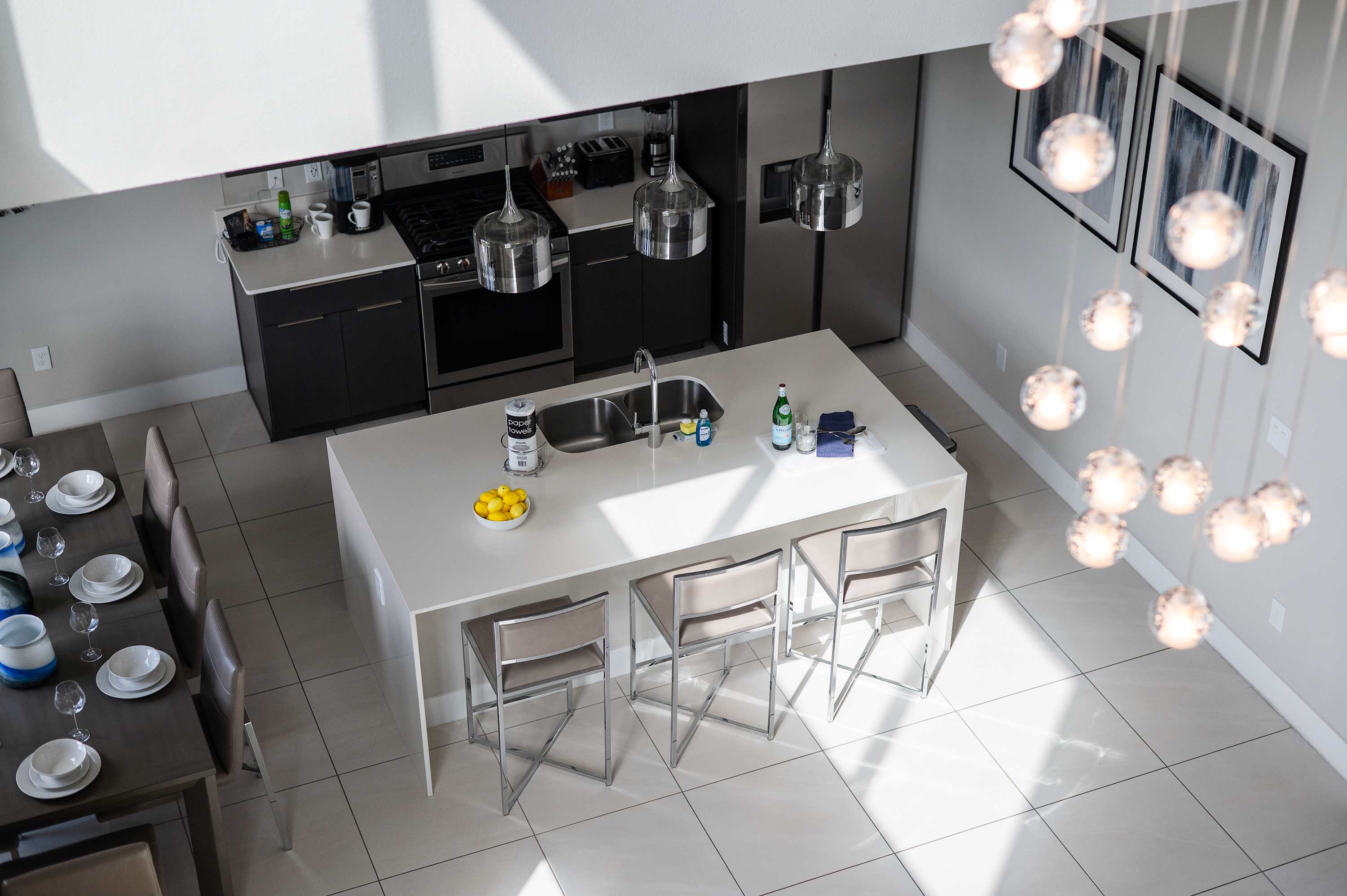 Two-story luxury condo near Disney w/ pool