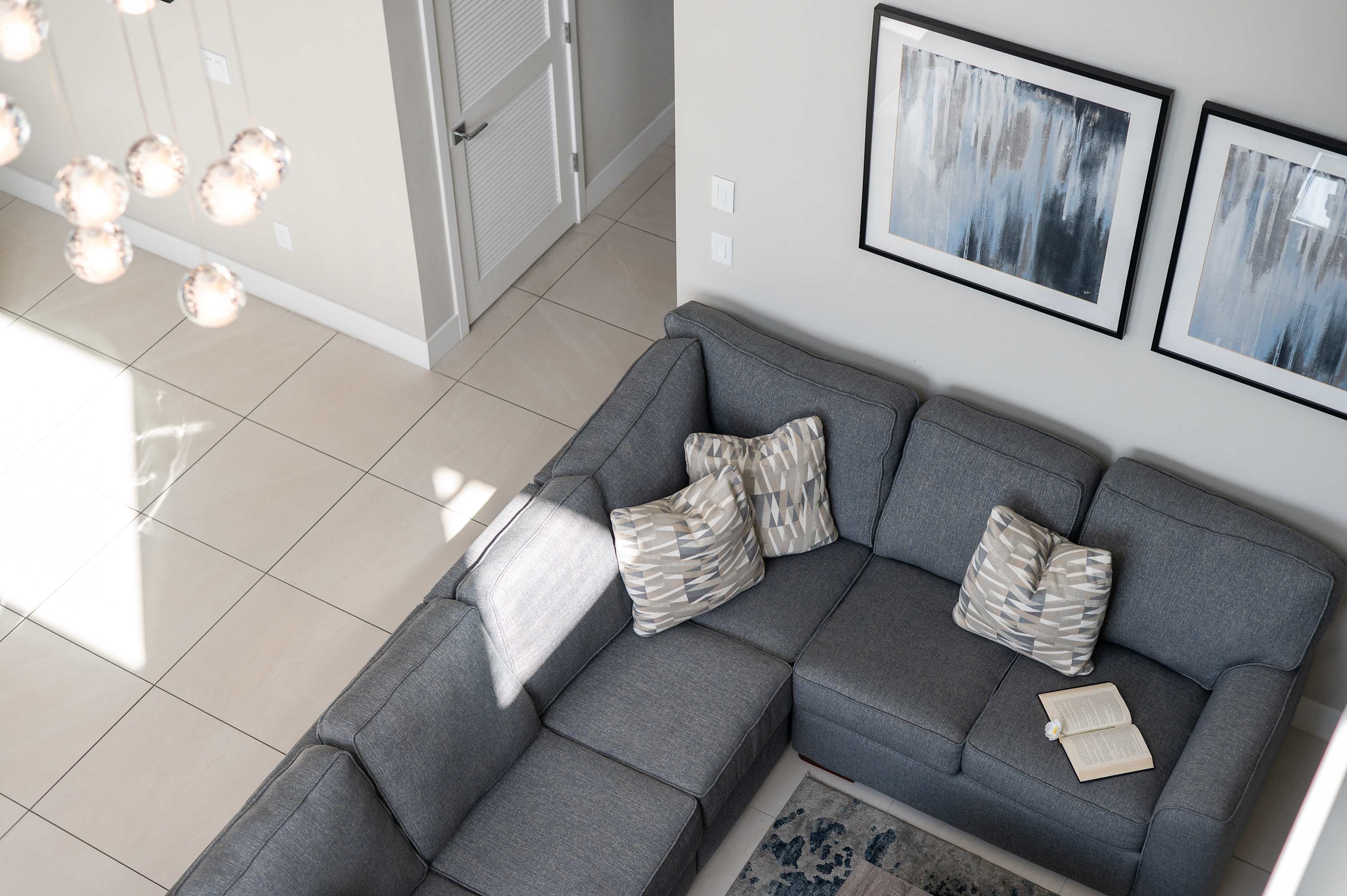 Two-story luxury condo near Disney w/ pool