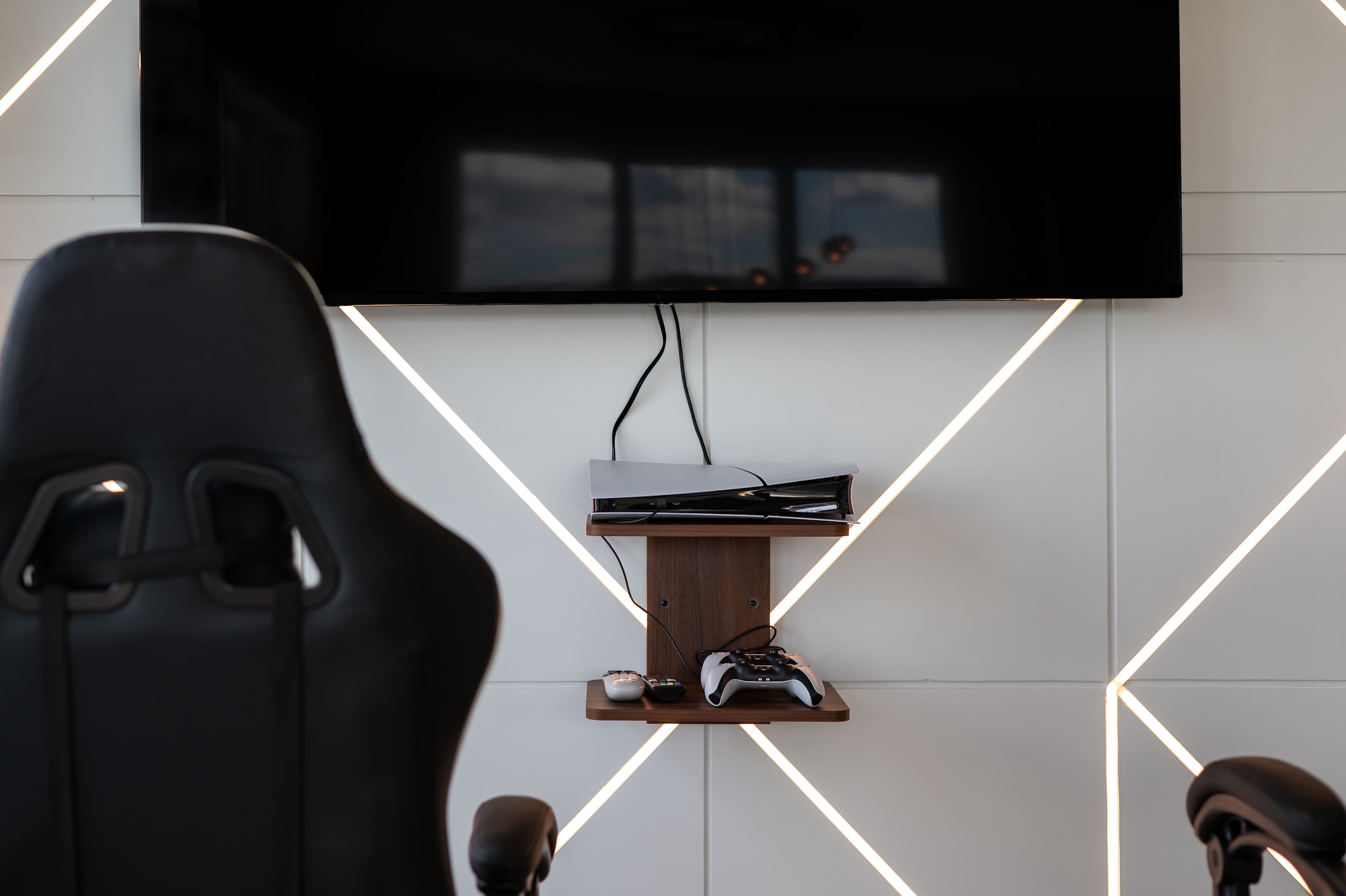 Two-story luxury condo near Disney w/ pool