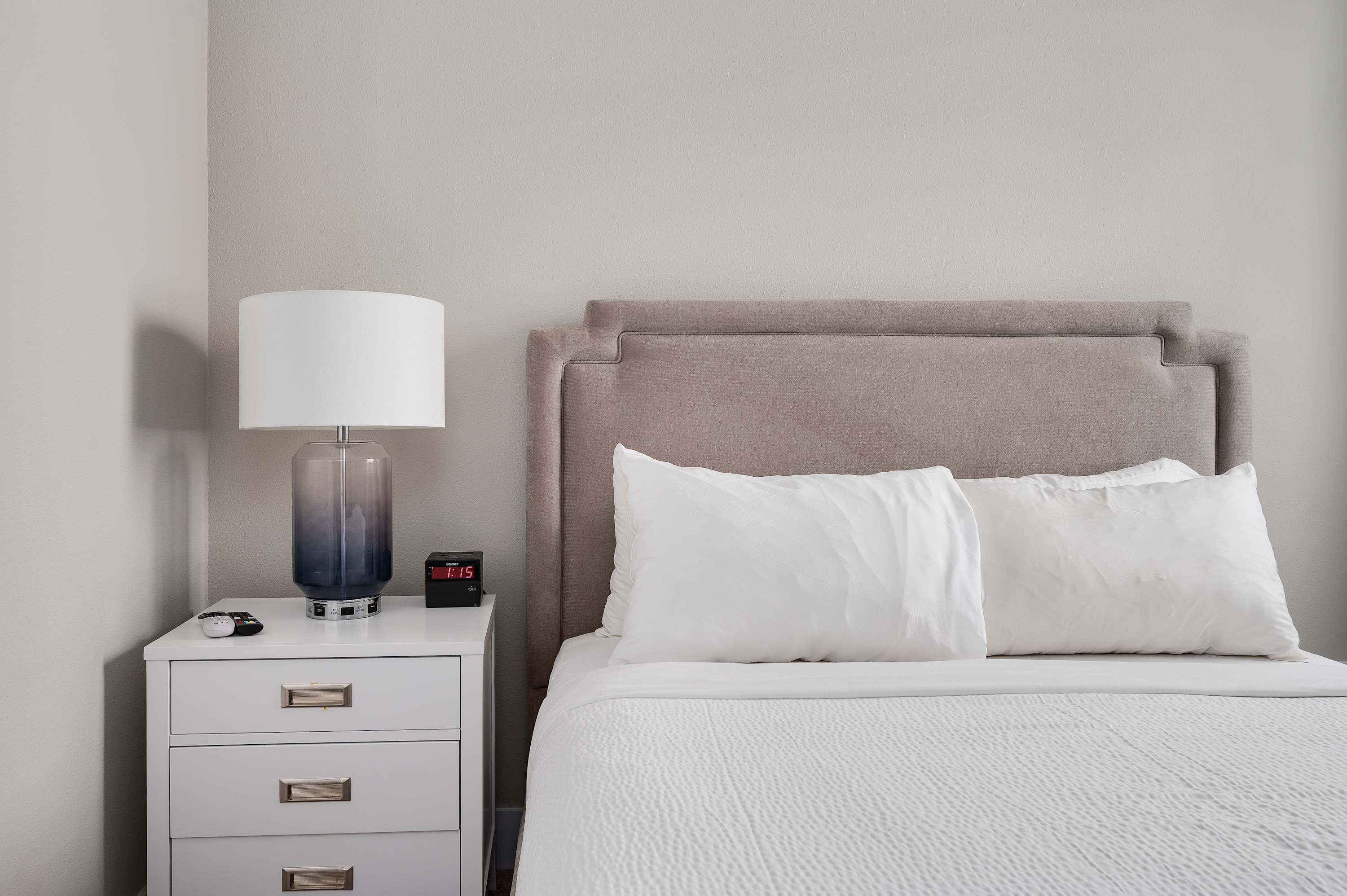 Two-story luxury condo near Disney w/ pool