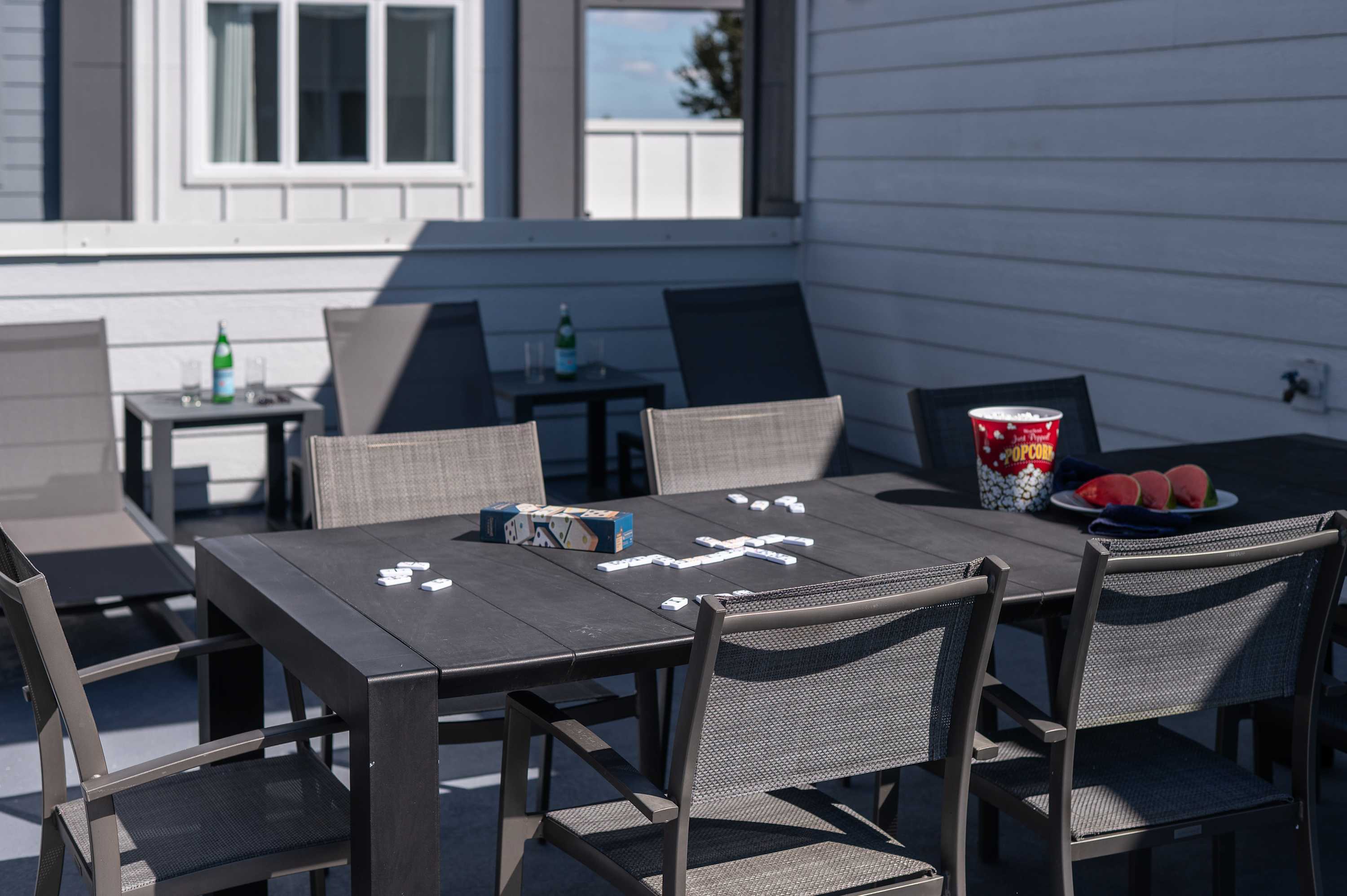 Two-story luxury condo near Disney w/ pool