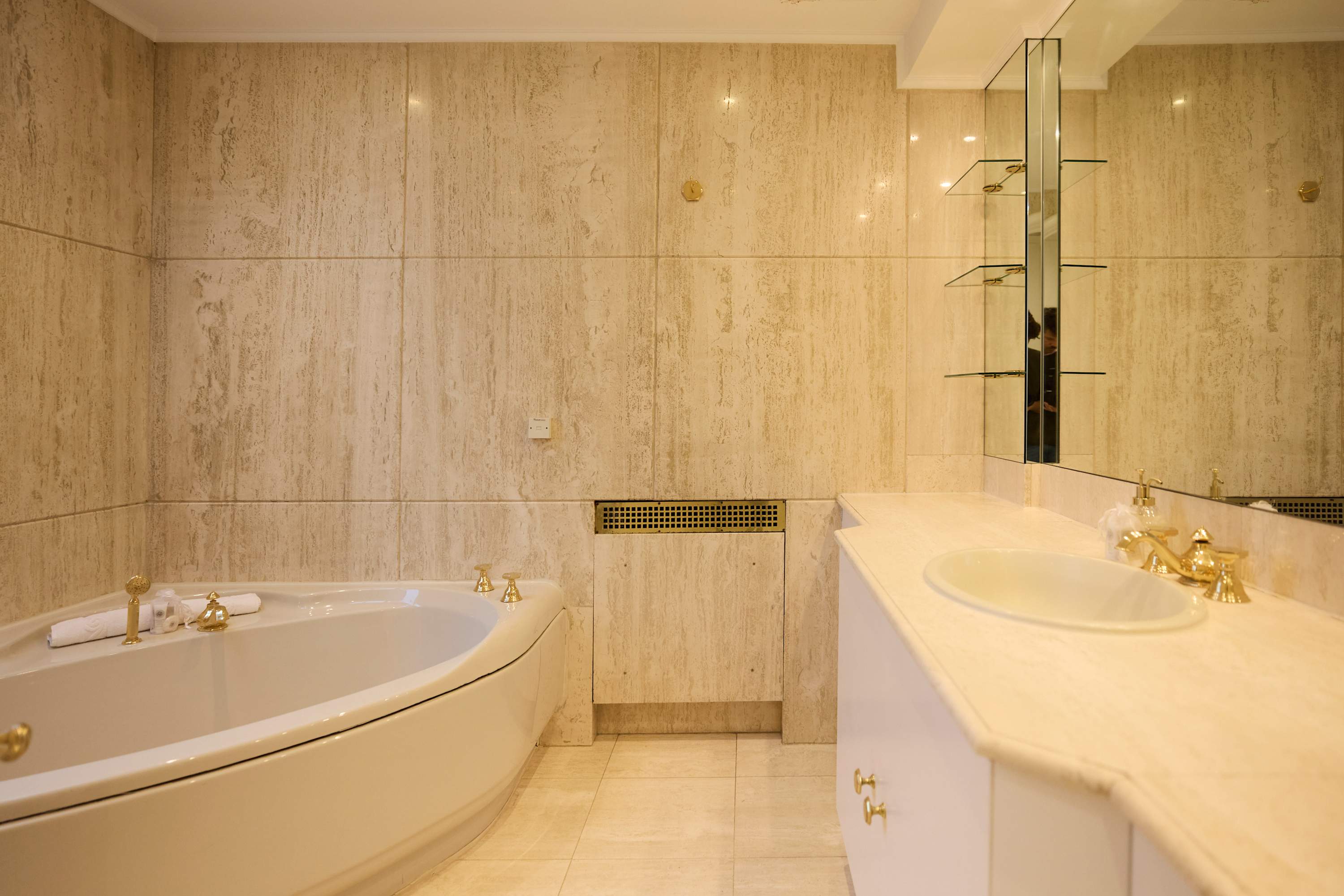 St John's Wood Penthouse in Avenue Road 22 NW8 6BU - Property image 29 - VivreStays