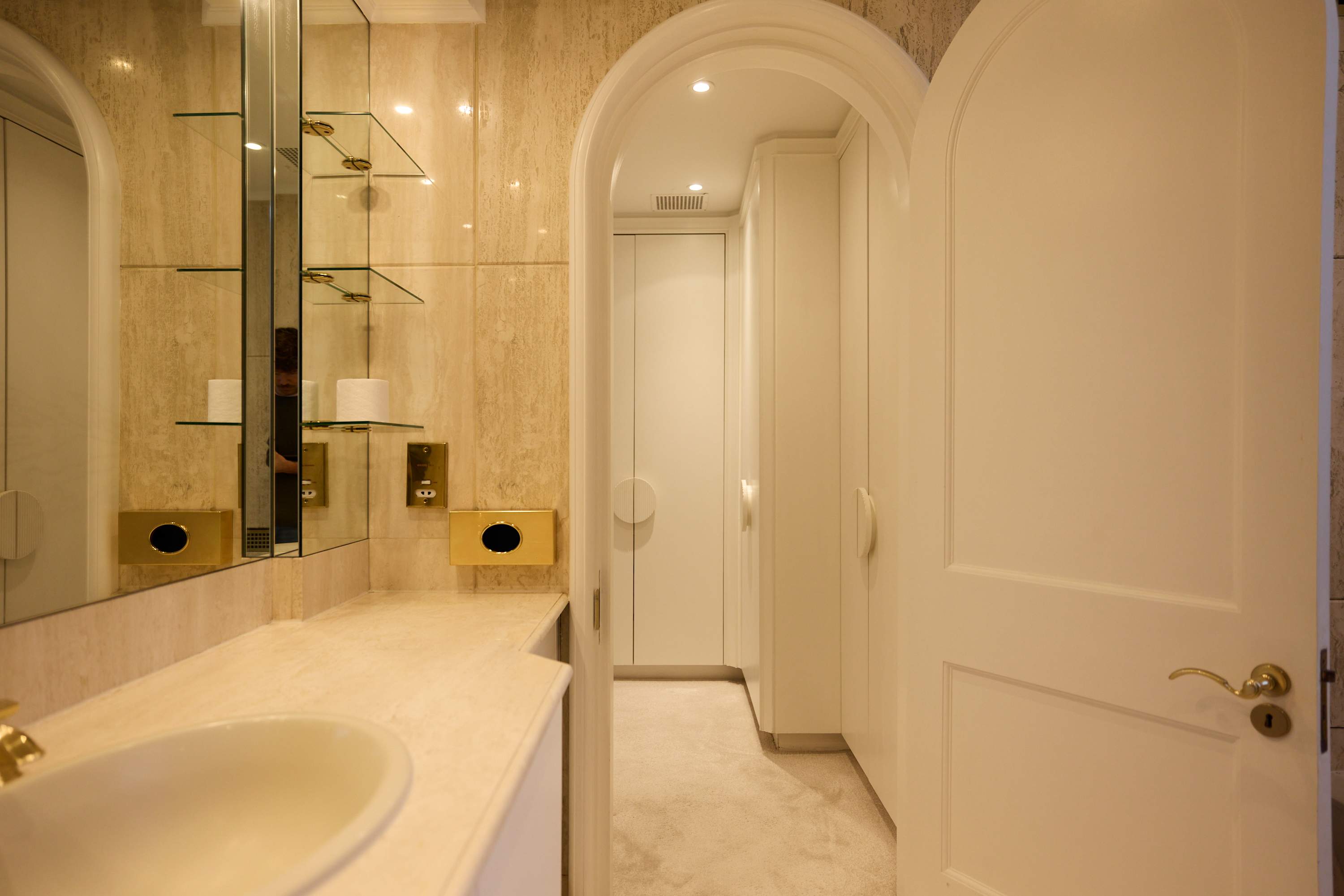 St John's Wood Penthouse in Avenue Road 22 NW8 6BU - Property image 31 - VivreStays