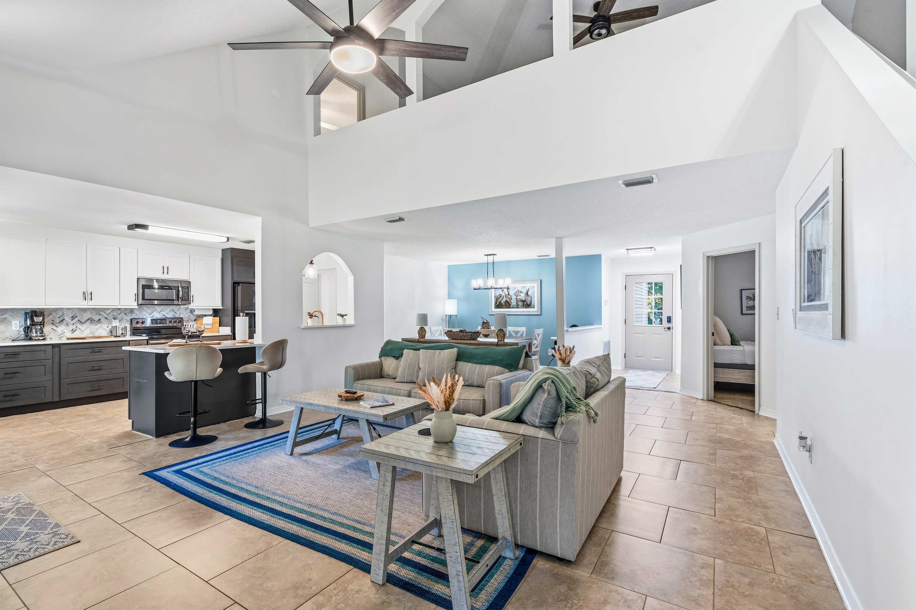 Group retreat w/ fire pit & outdoor dining — Gulf Breeze, FL — vacation rental