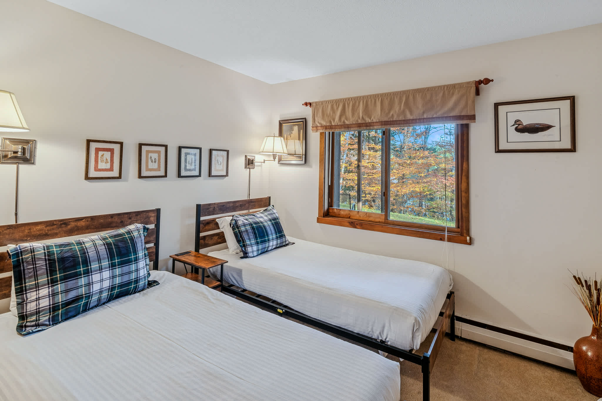 Cozy Quechee Retreat/Walk to Village | Mill Run 4A