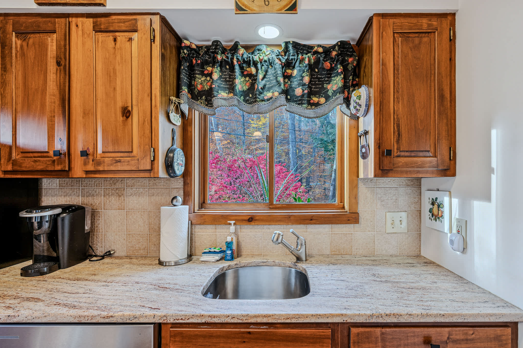 Cozy Quechee Retreat/Walk to Village | Mill Run 4A