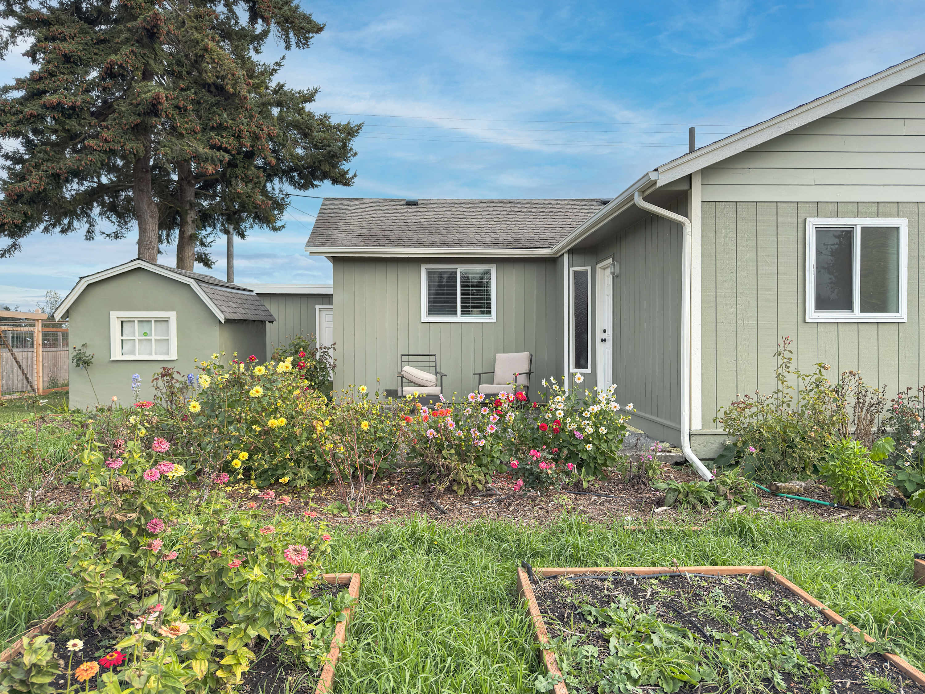 The Garden Gate: Flower farm with mountain views — Port Angeles, WA — vacation rental