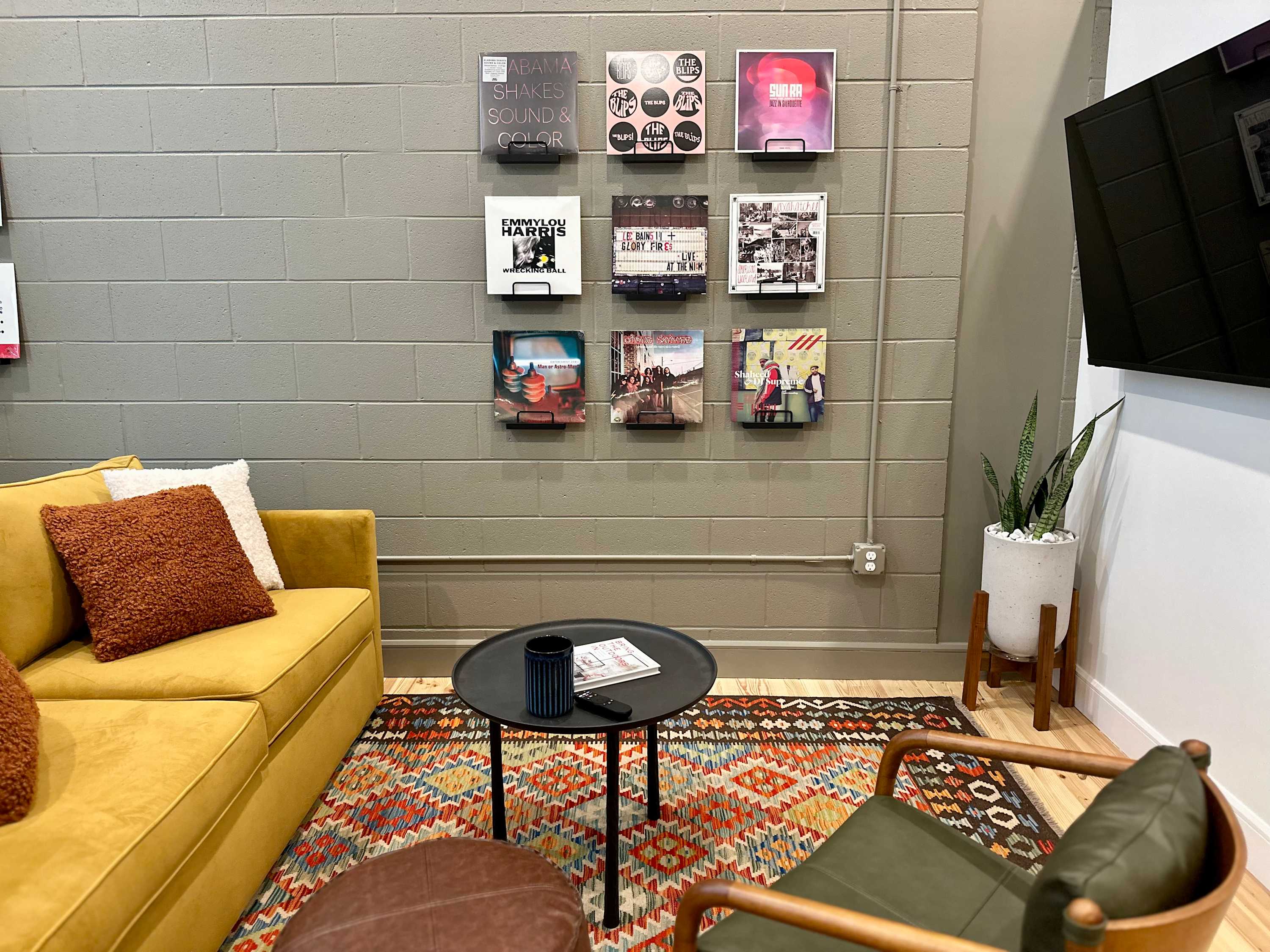 Loft 304 - The William - Earthy - Atrium Glow