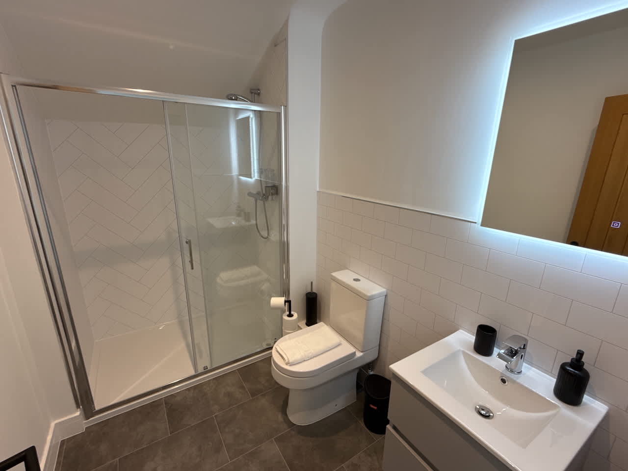 Penthouse 2 bed, 1 bathroom property in centre in Queen Street 20 OX14 3LN - Property image 9 - VivreStays