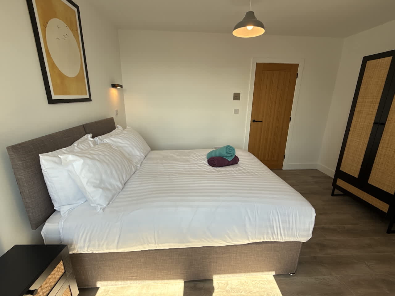 Penthouse 2 bed, 1 bathroom property in centre in Queen Street 20 OX14 3LN - Property image 8 - VivreStays