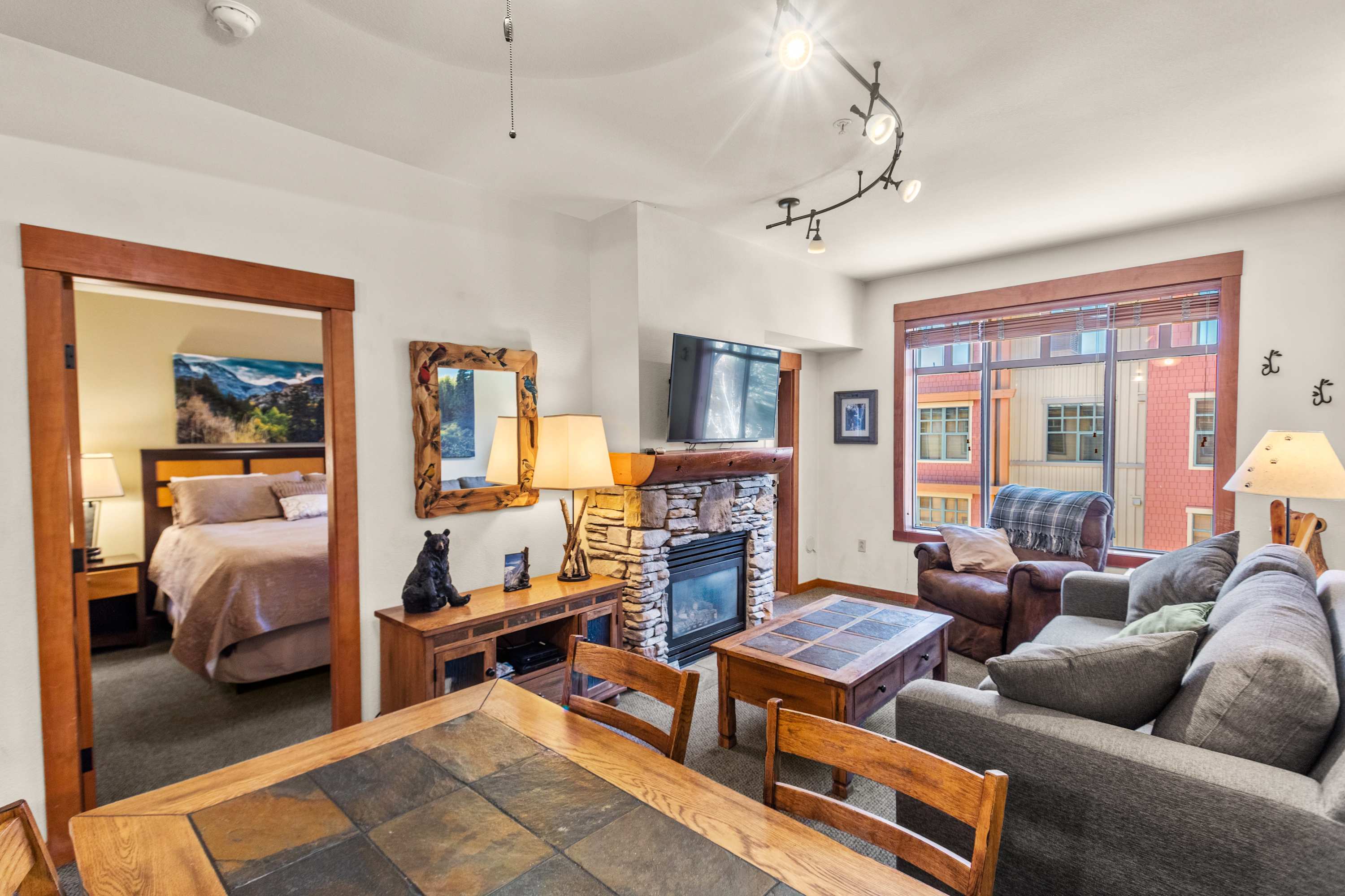 The Village #2408 - Village Center Cozy Getaway w Fireplace