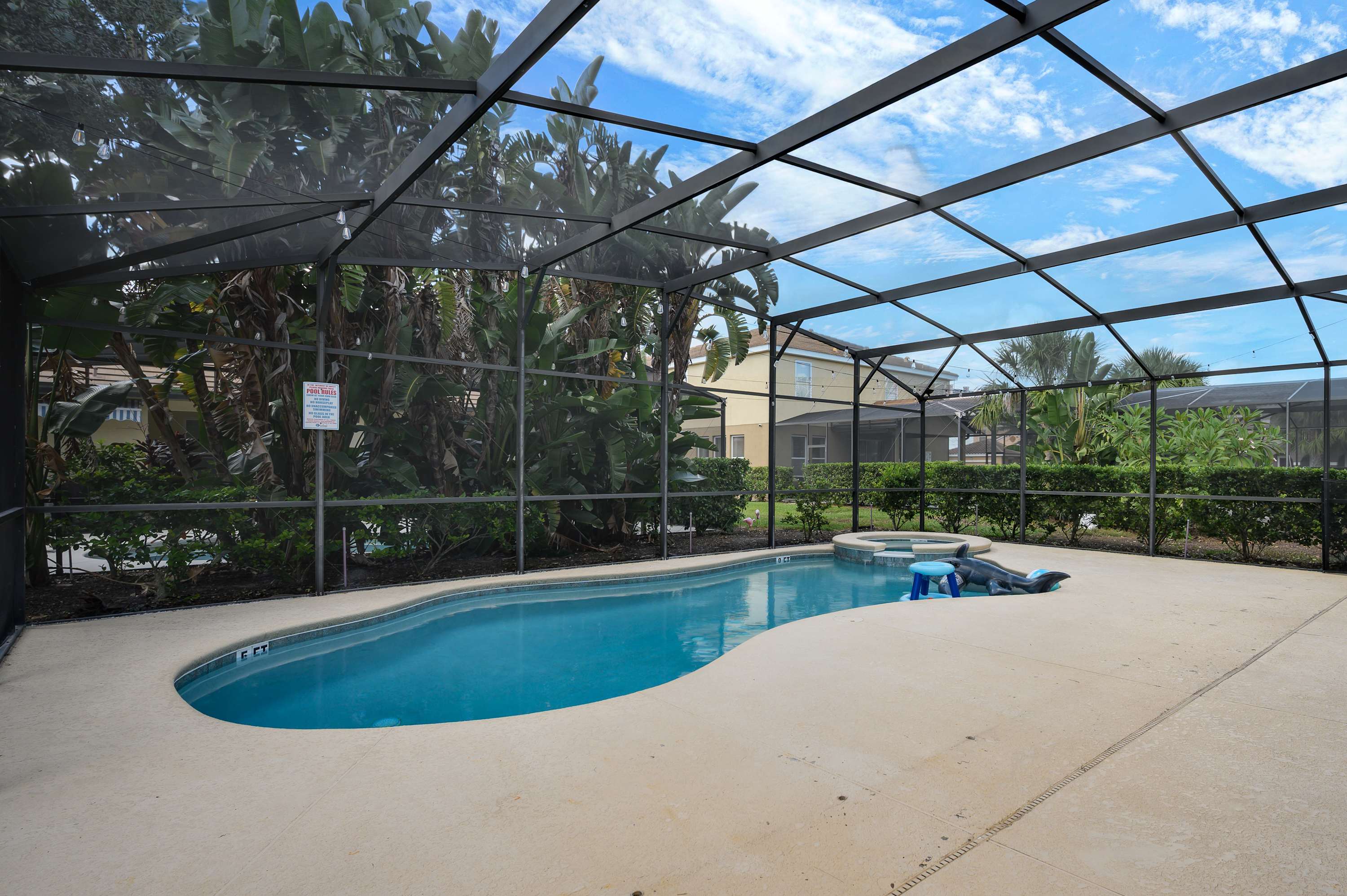 Spacious family home w/ heated pool and game room